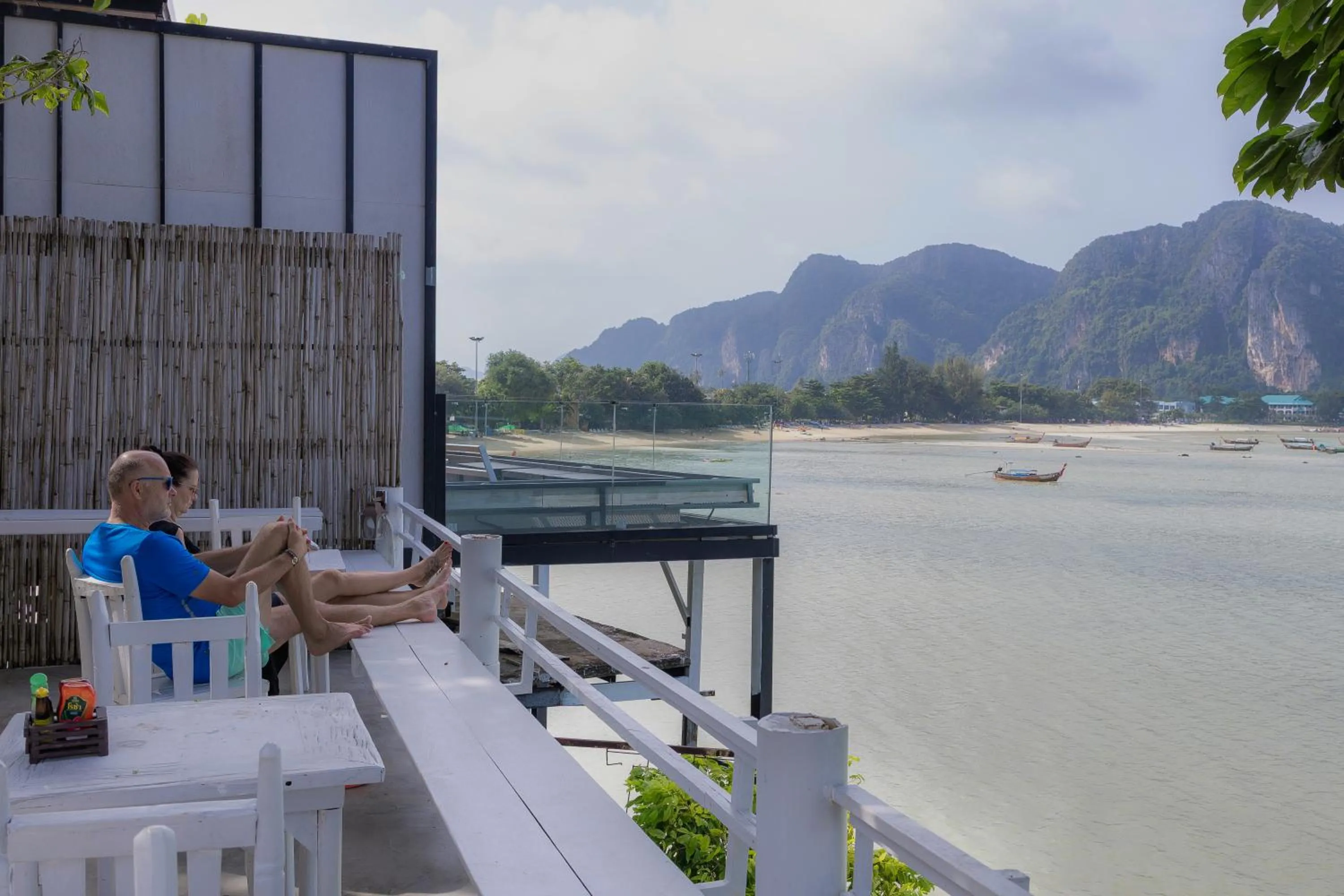 Phi Phi Cozy Seafront Resort