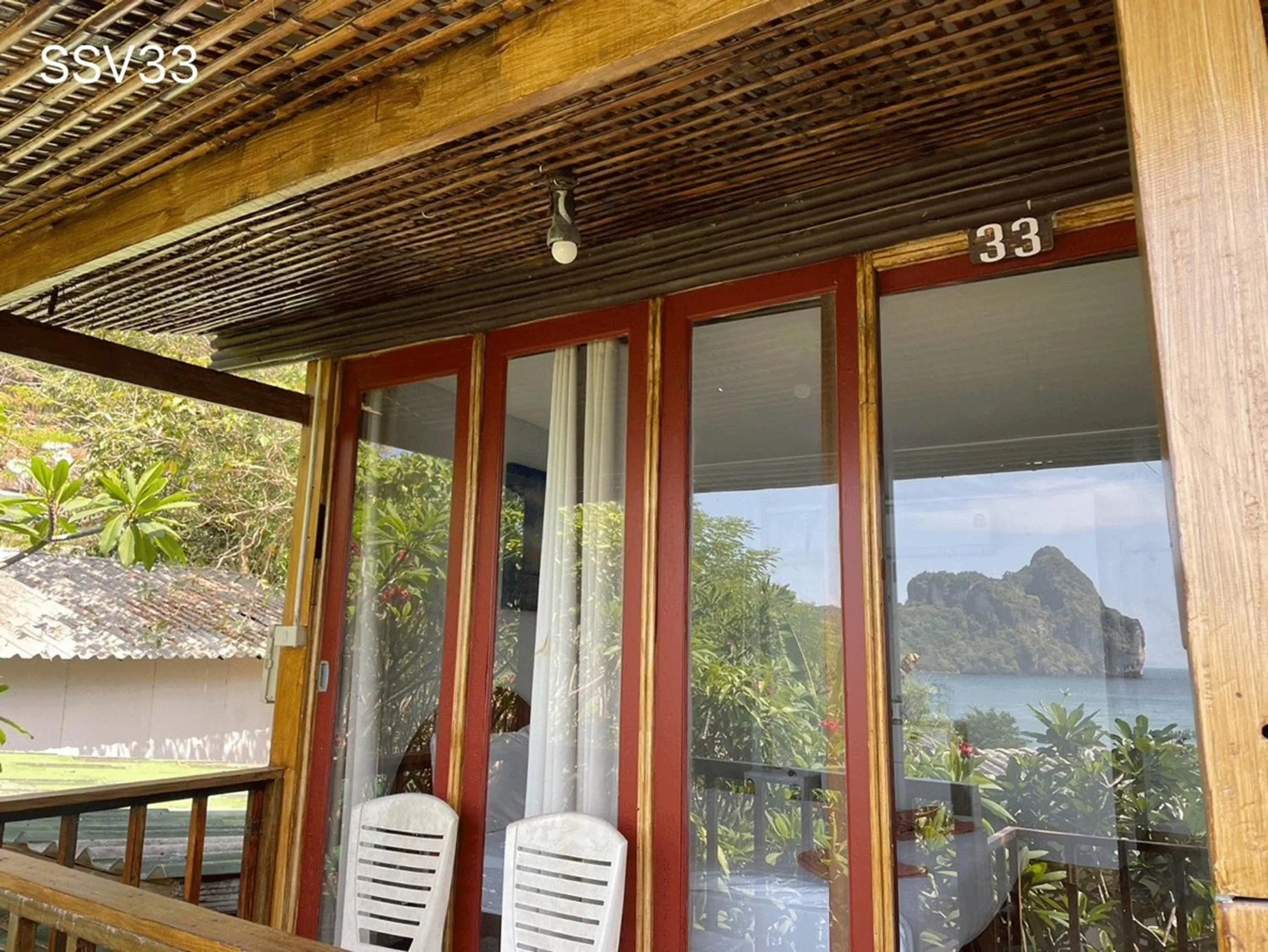 Balcony/Terrace in Phi Phi Cozy Seafront Resort