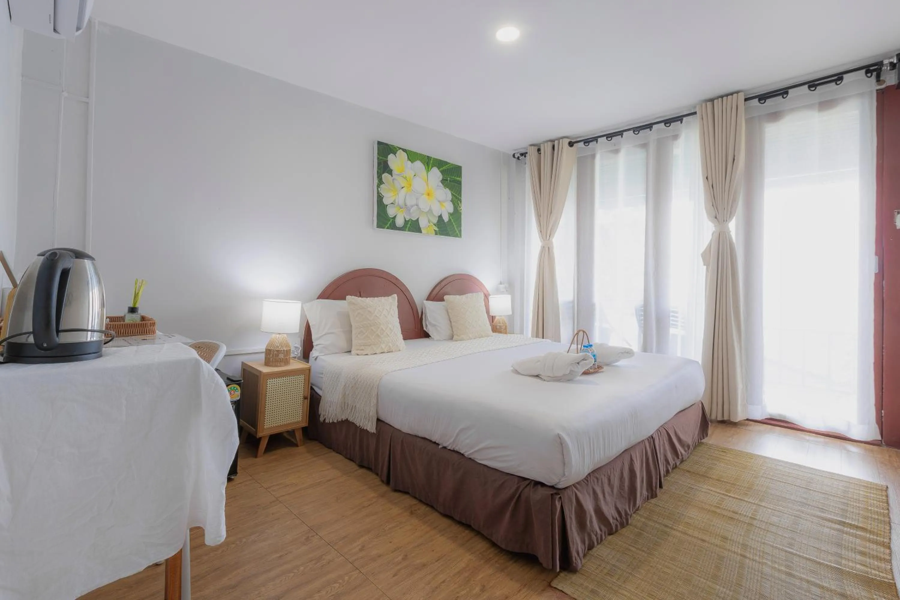 Bedroom, Bed in Phi Phi Cozy Seafront Resort