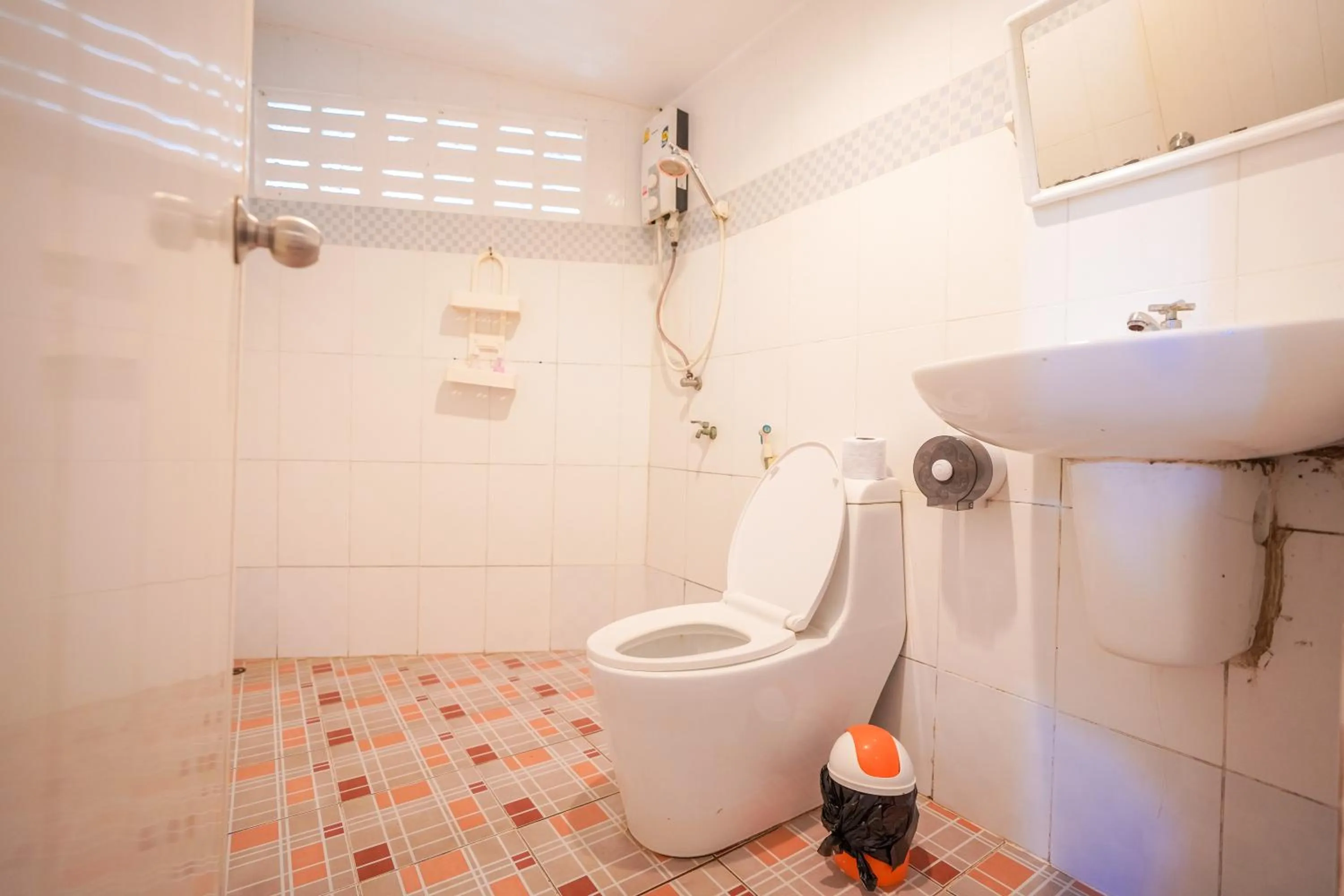 Shower in Phi Phi Cozy Seafront Resort