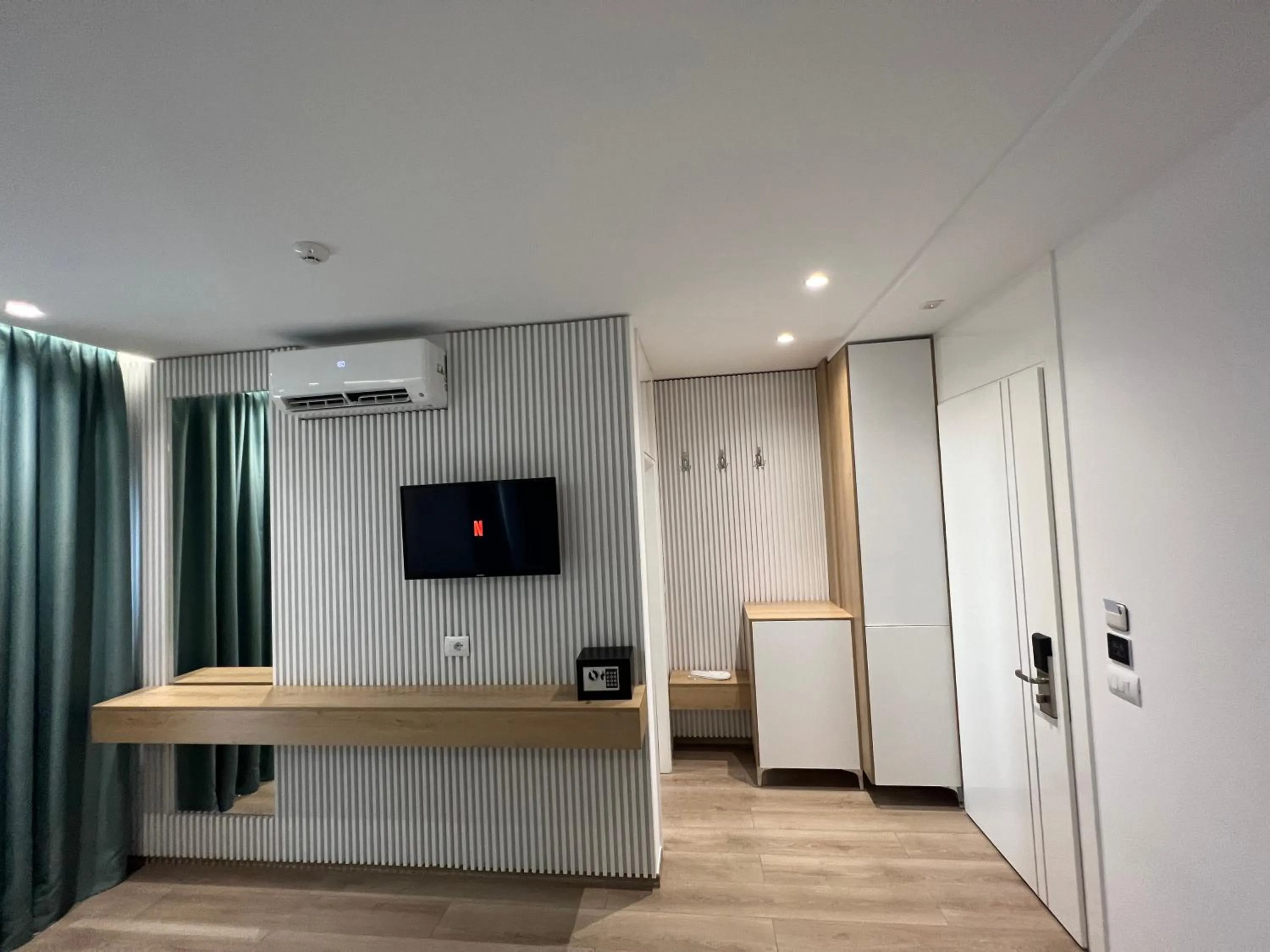 TV and multimedia in Ilio Boutique Hotel