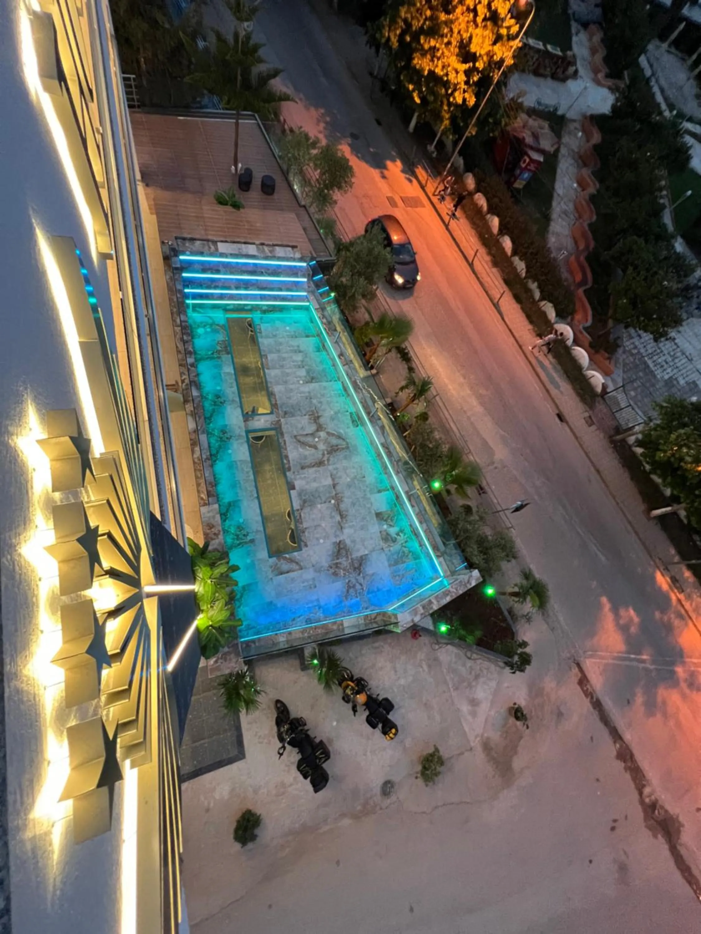 Swimming pool in Ilio Boutique Hotel