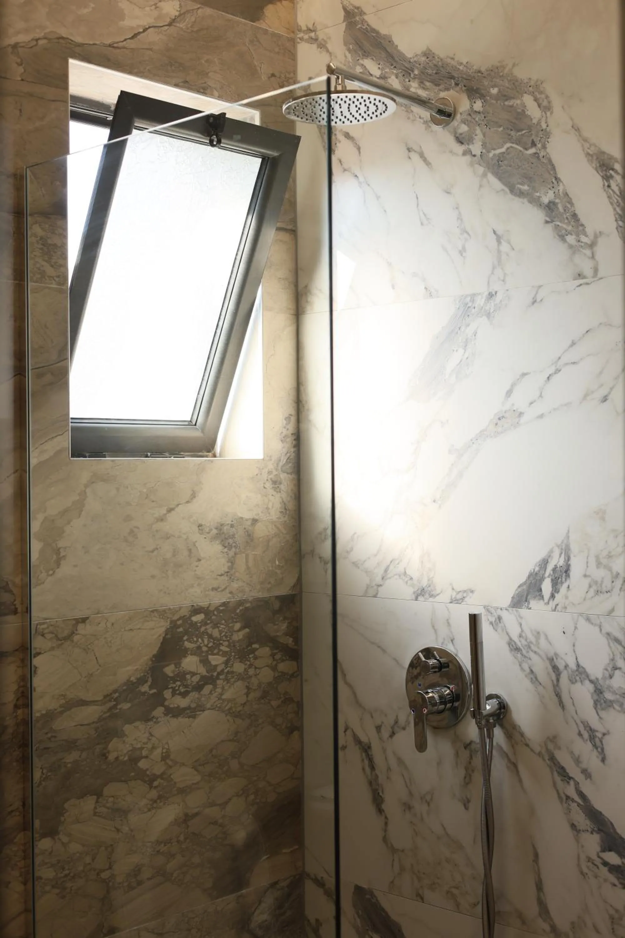 Shower in Ilio Boutique Hotel