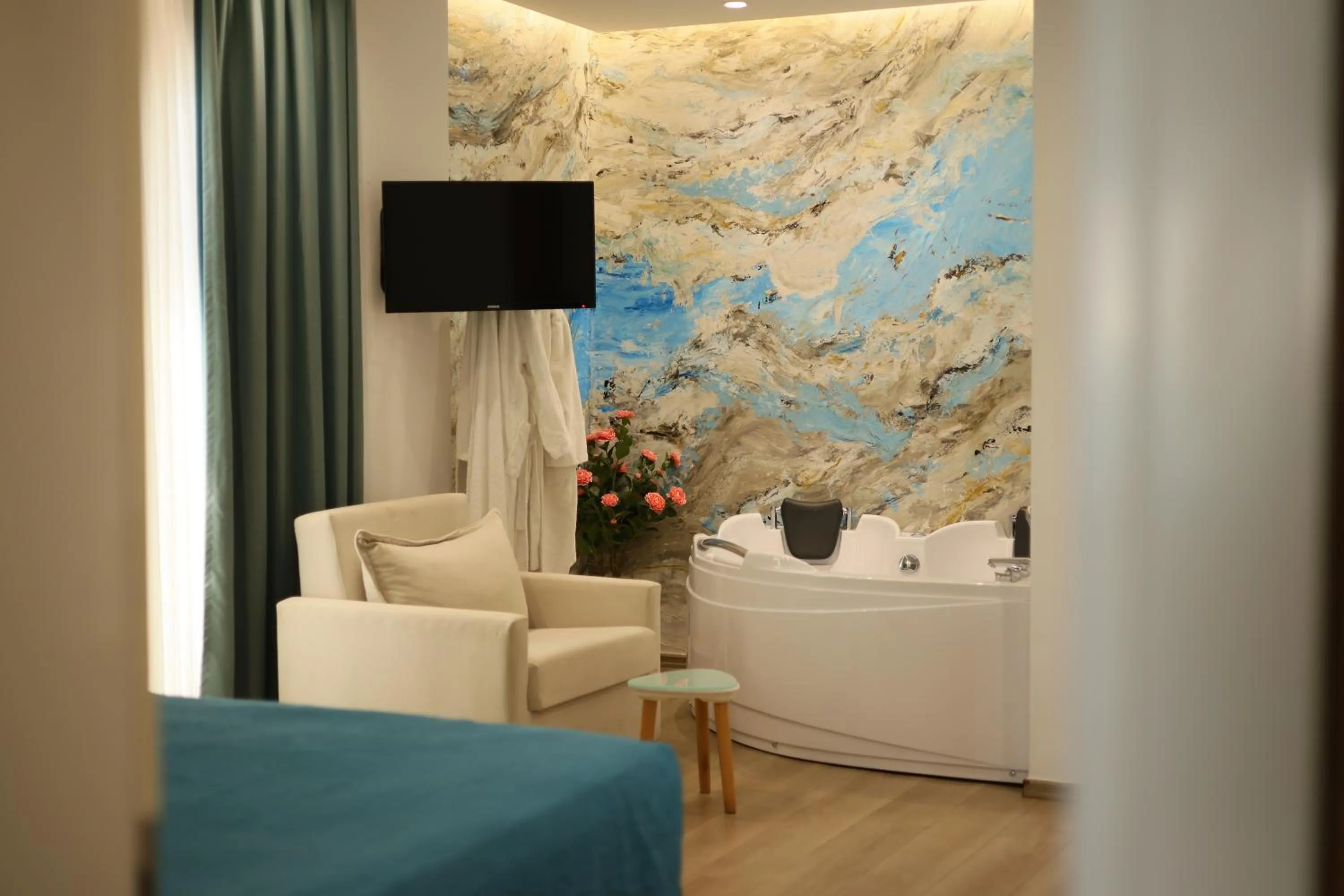 Photo of the whole room, Bed in Ilio Boutique Hotel