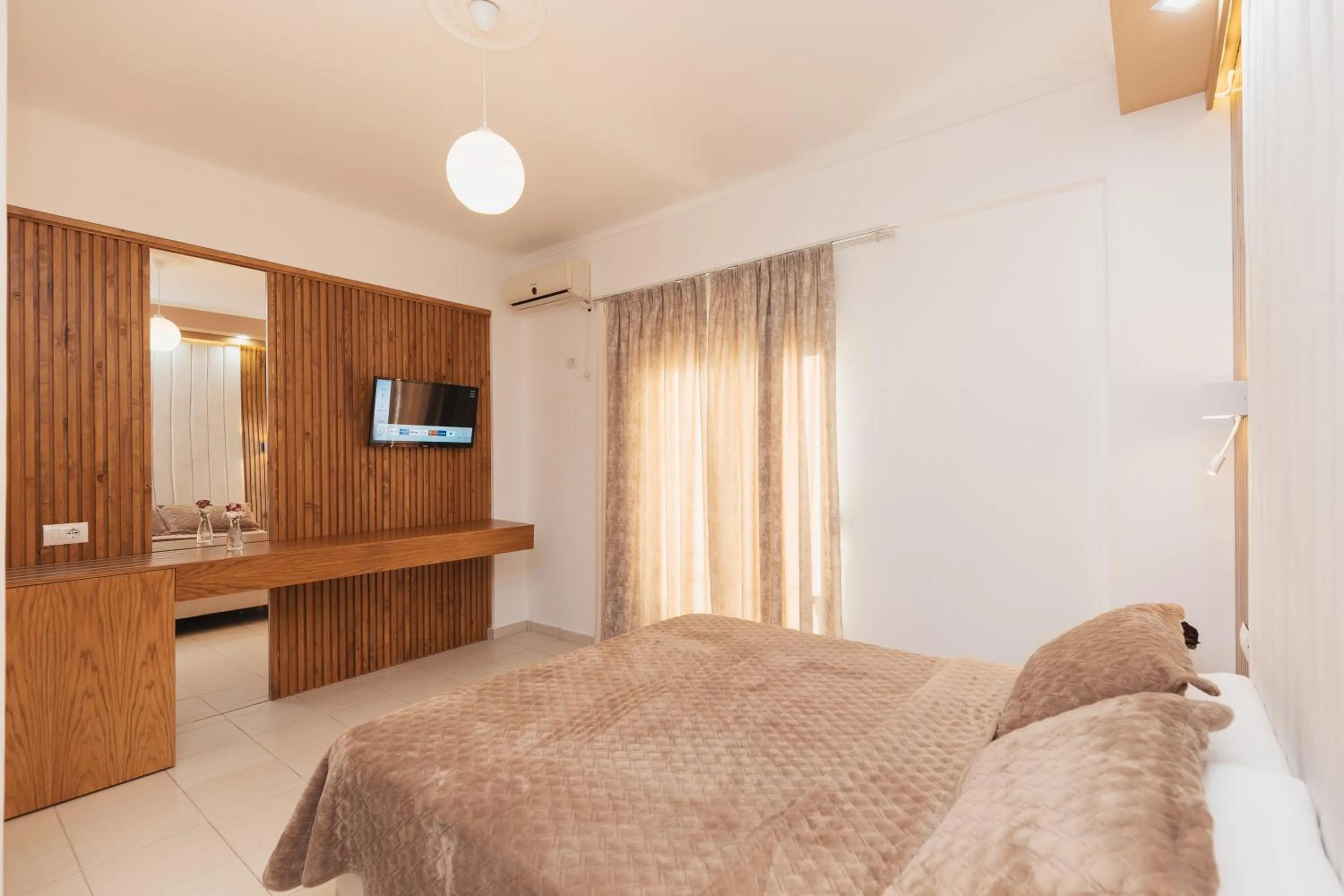 Bed in Ilio Boutique Hotel