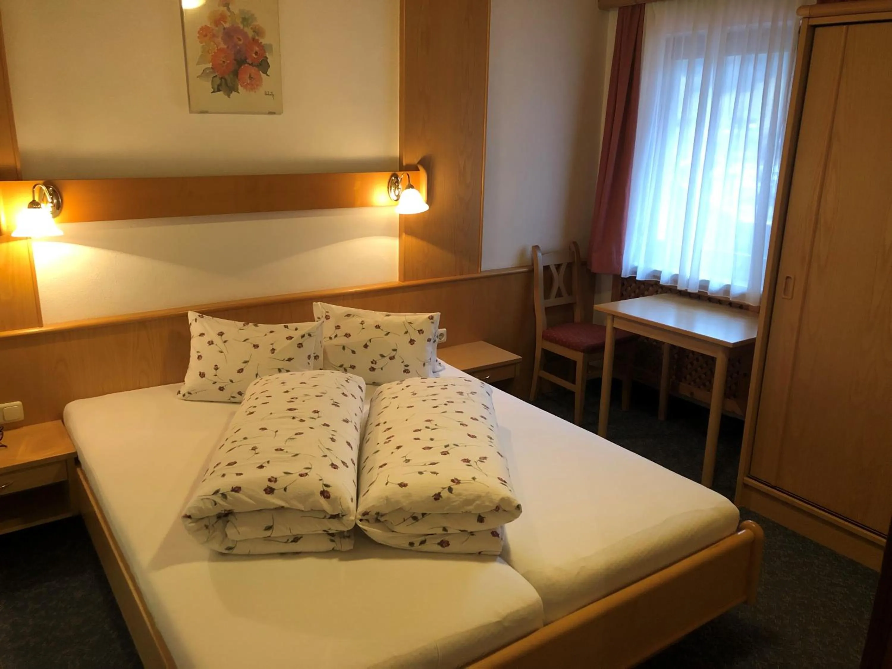 Bedroom, Bed in Hotel Garni Bergwelt