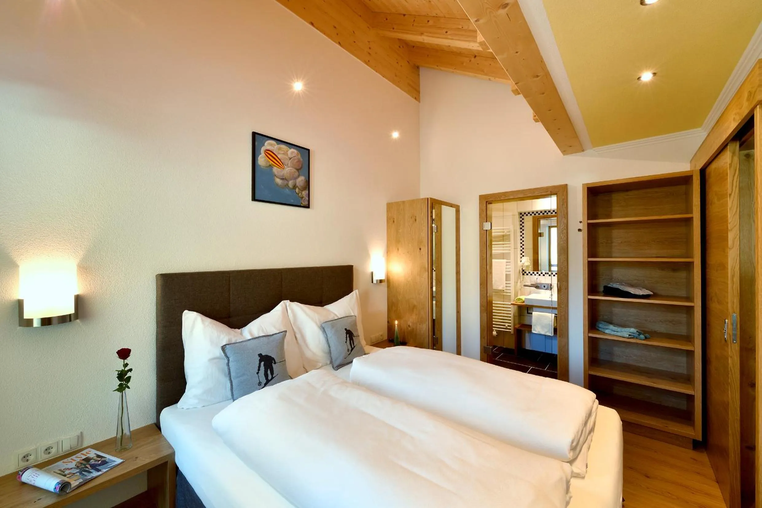 Photo of the whole room, Bed in Hotel Garni Bergwelt