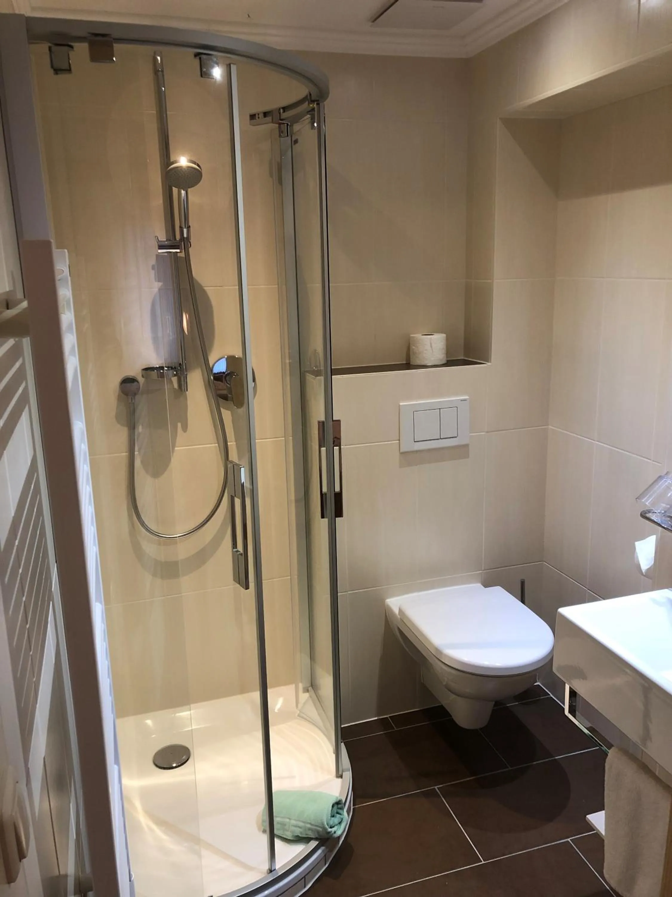 Shower in Hotel Garni Bergwelt