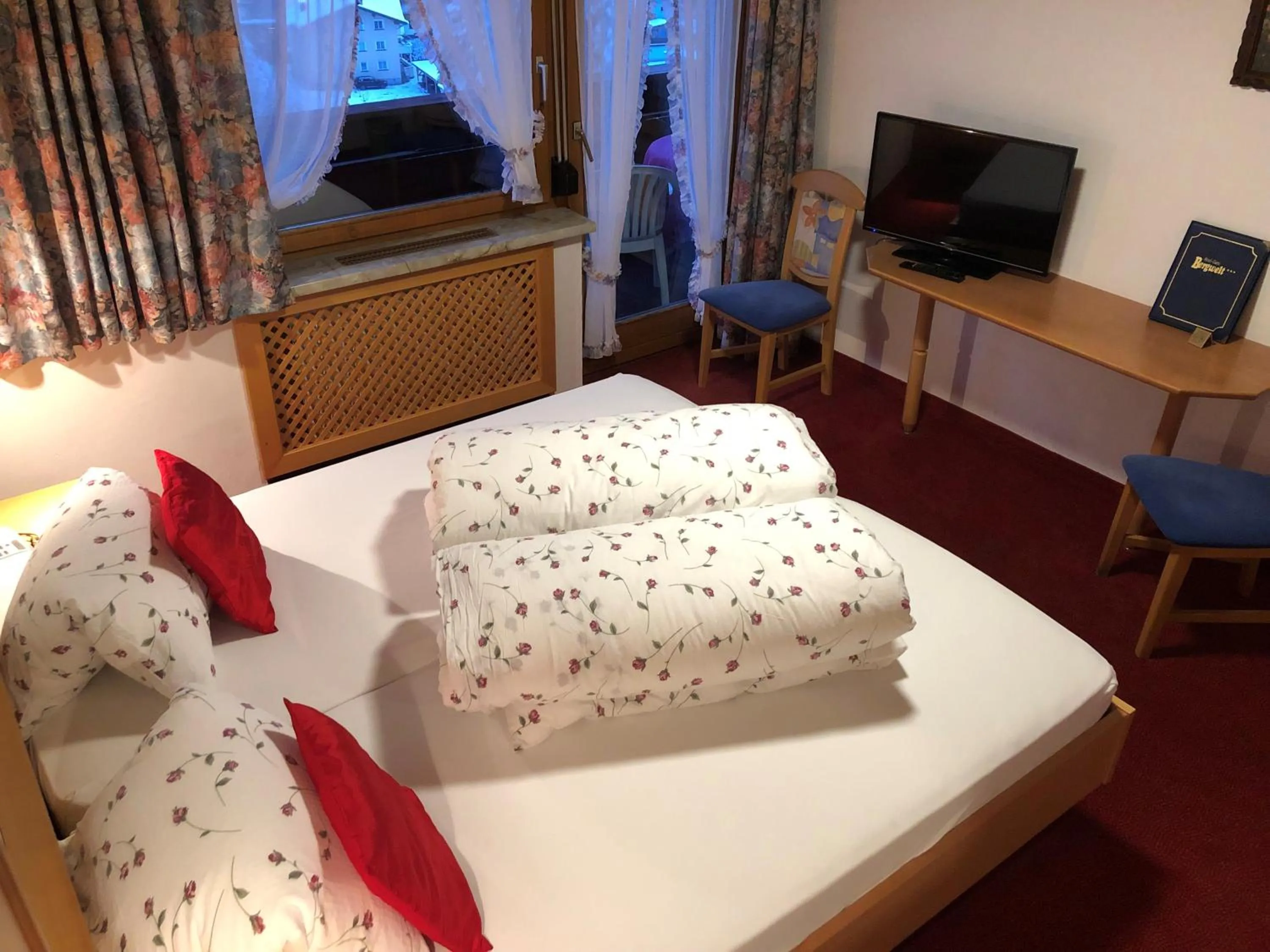 TV and multimedia, Bed in Hotel Garni Bergwelt