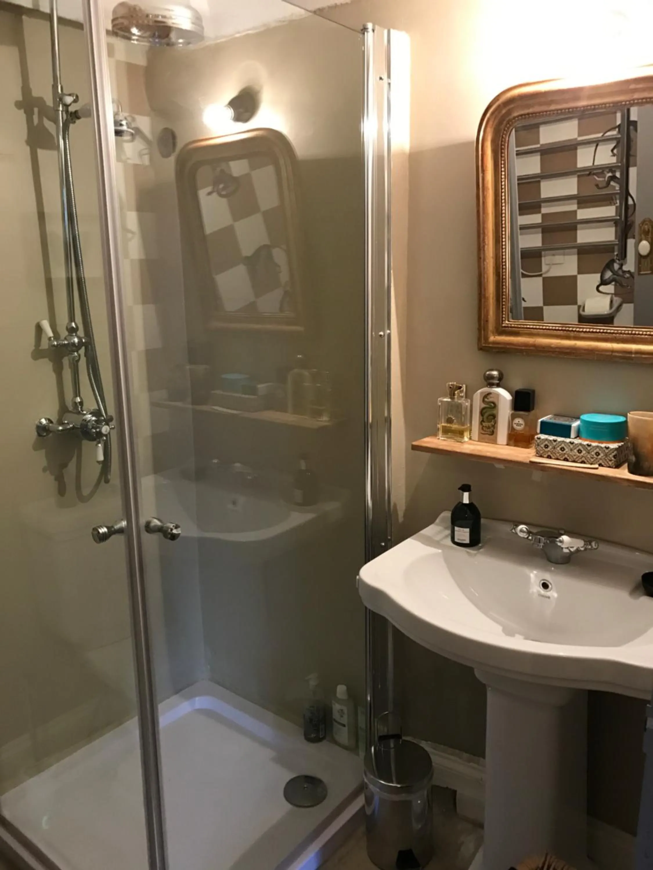 Bathroom in L'aile du Chateau