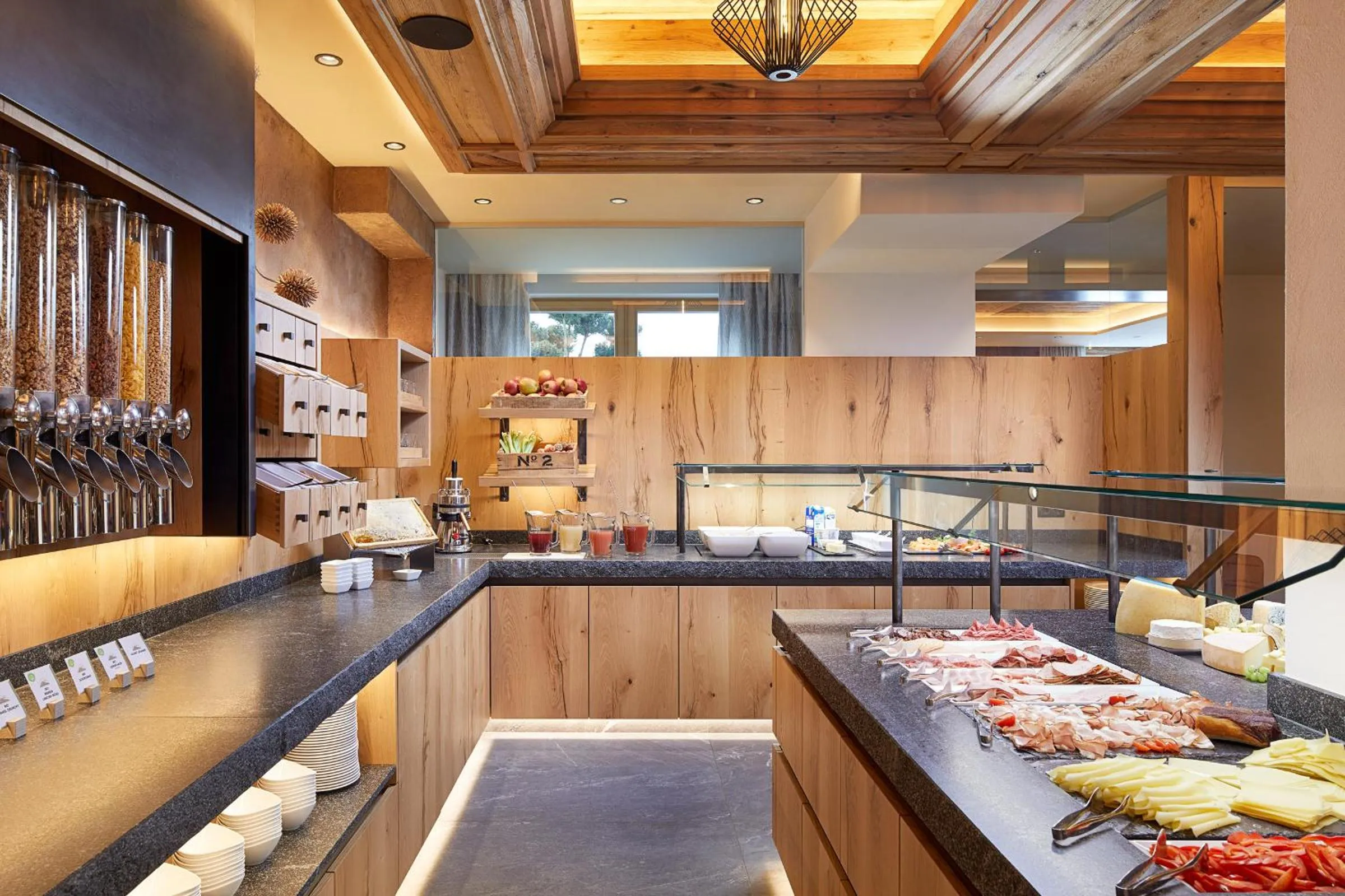 Buffet breakfast in Hotel Tirol