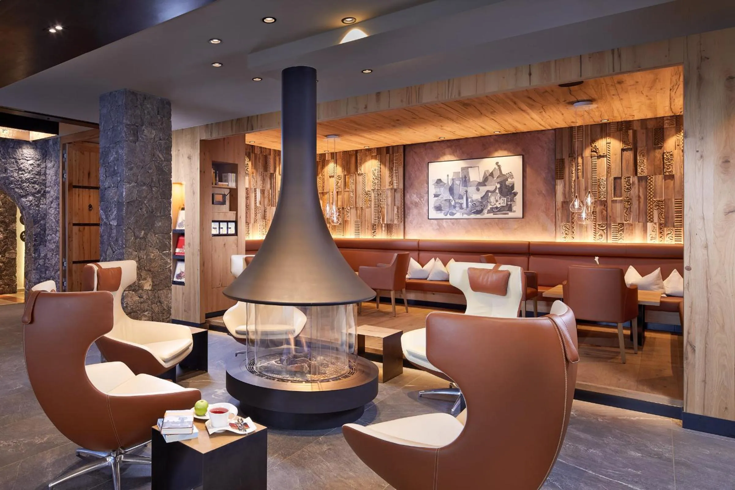 Communal lounge/ TV room in Hotel Tirol