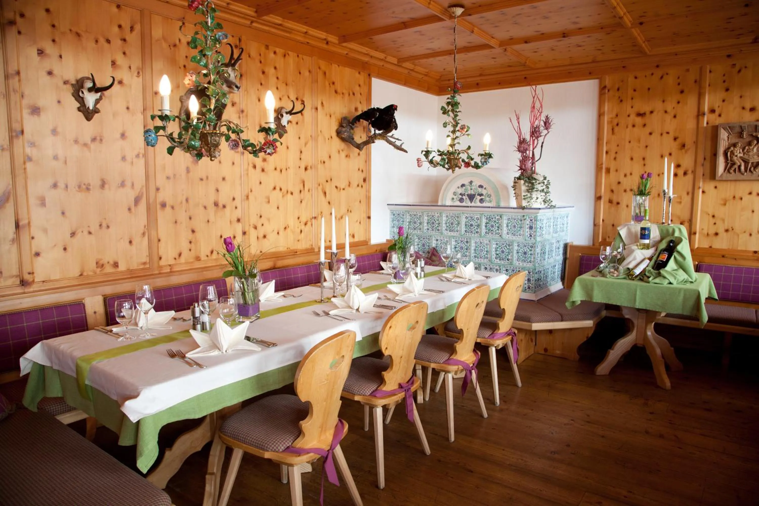 Restaurant/places to eat in Hotel Tirol