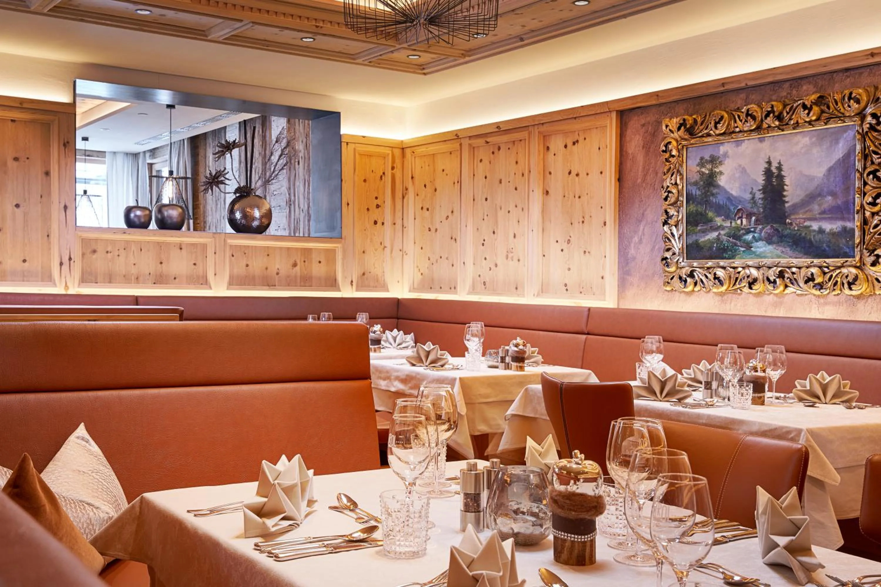 Restaurant/places to eat in Hotel Tirol