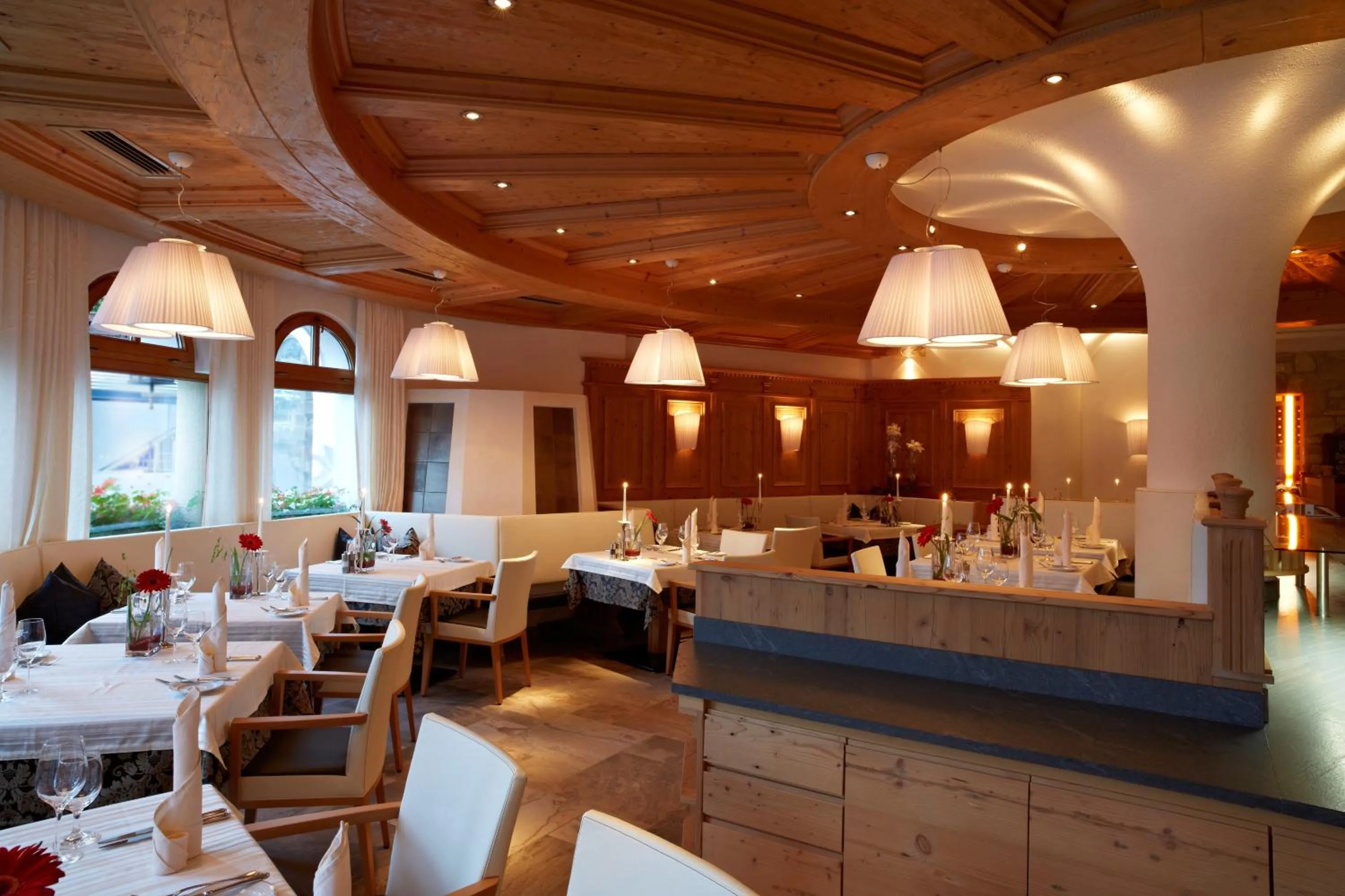 Restaurant/places to eat in Hotel Tirol