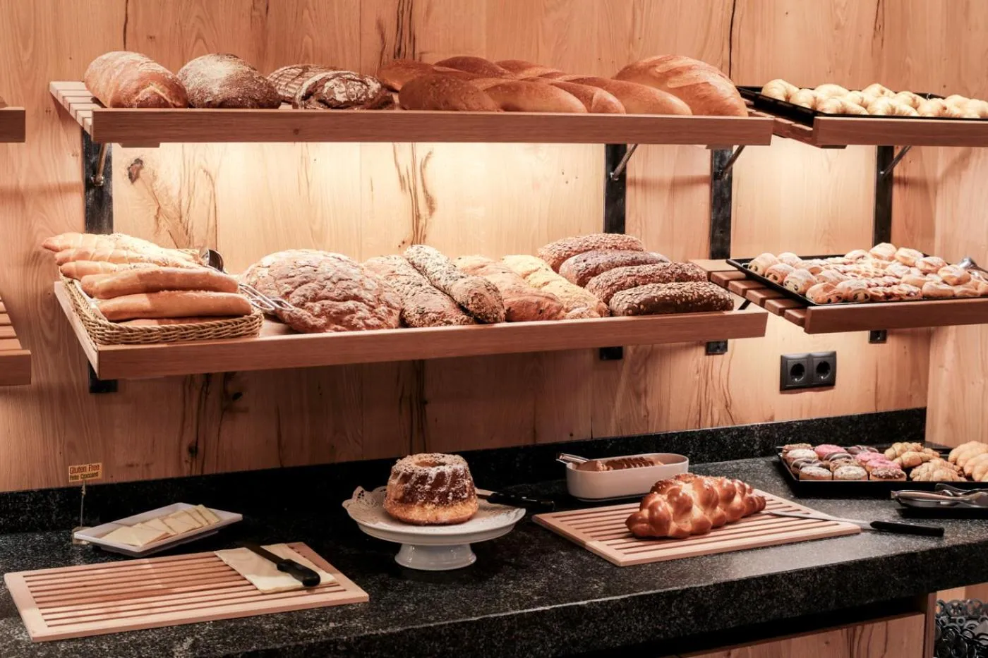 Breakfast in Hotel Tirol