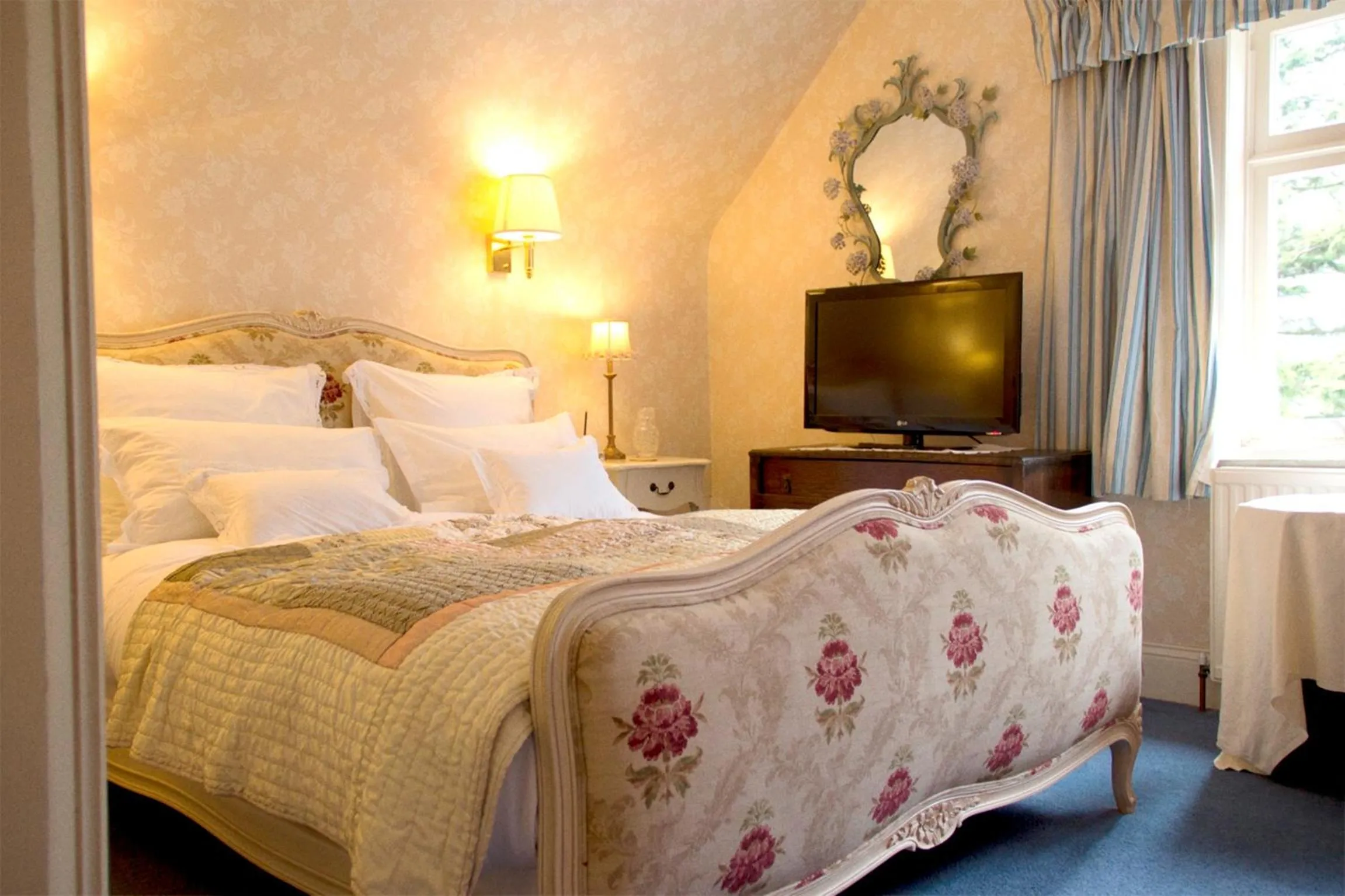 Bedroom, Bed in Corriegour Lodge Hotel