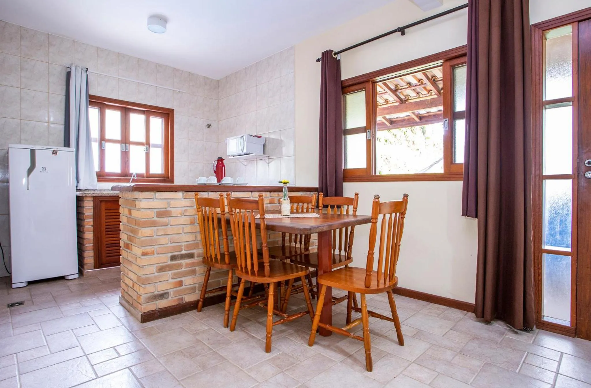 Kitchen or kitchenette in Pousada Villa Blu Maresias
