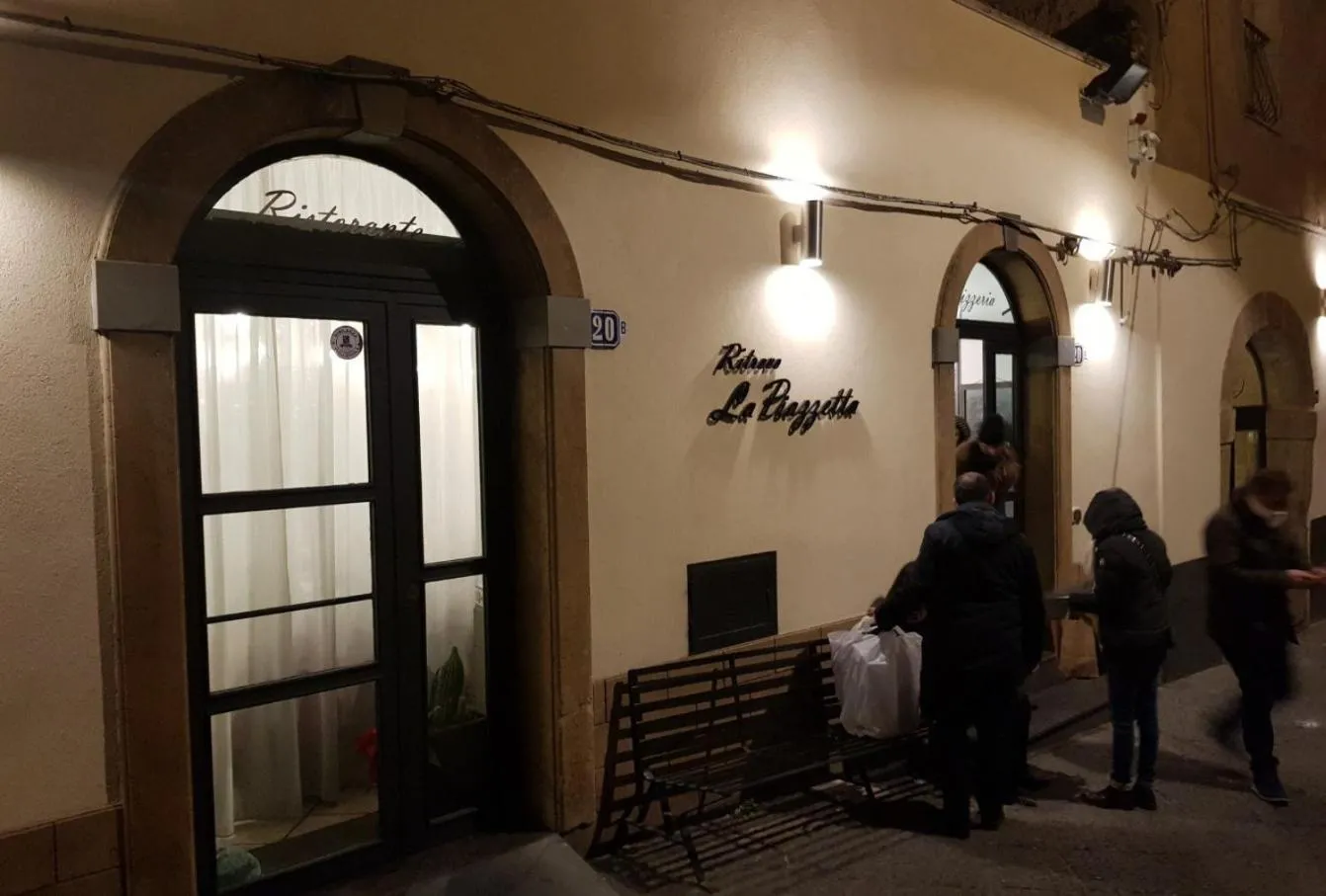 Restaurant/places to eat in Affittacamere La Piazzetta