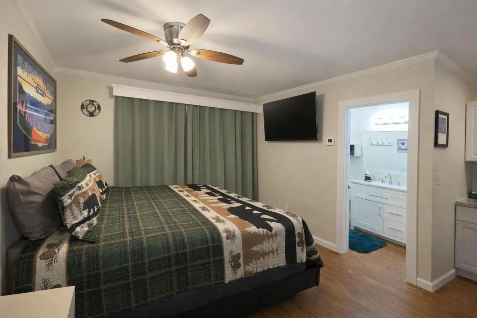 Bed in Rangeley Town & Lake