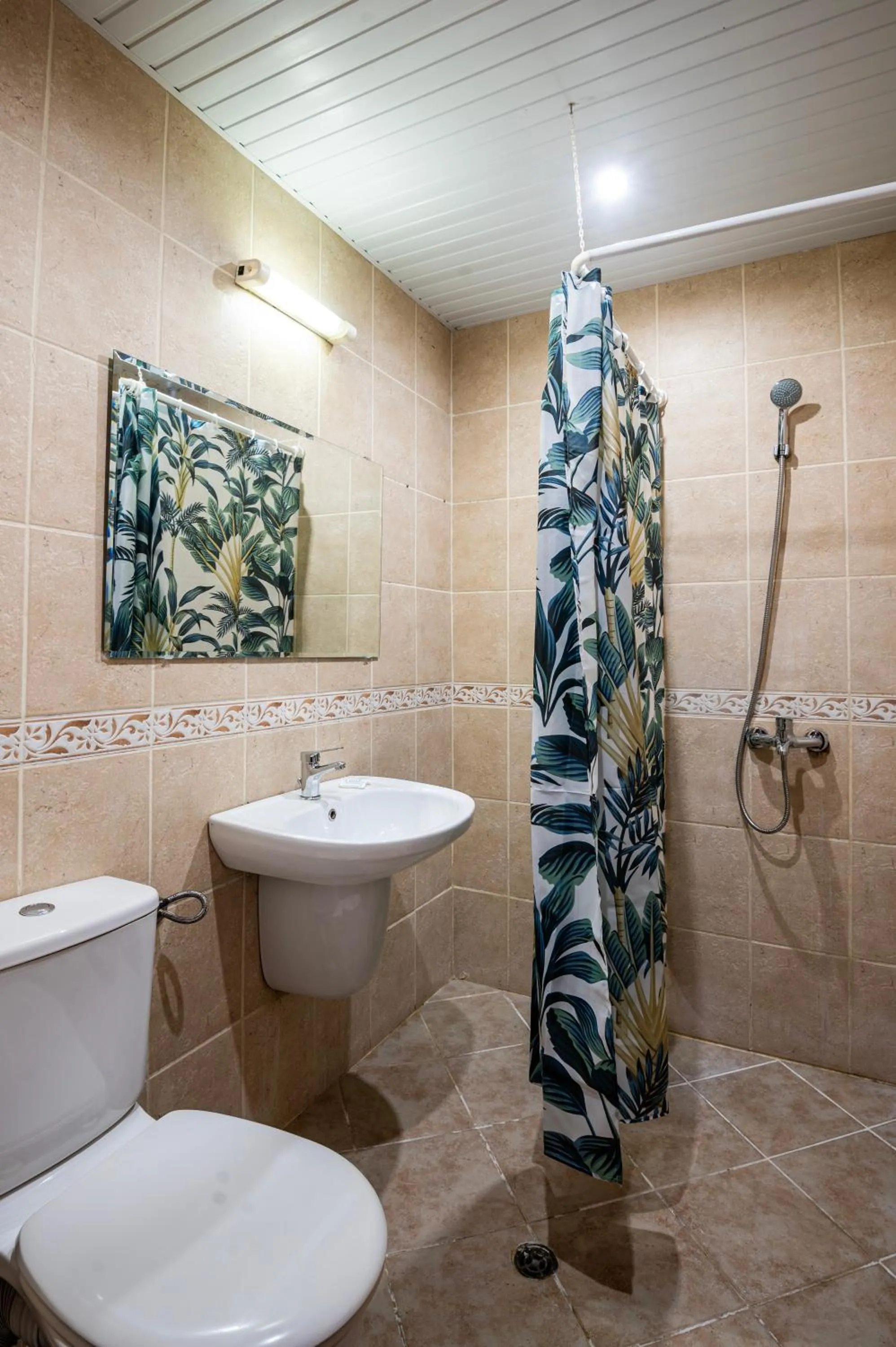 Shower in Lotos Hotel