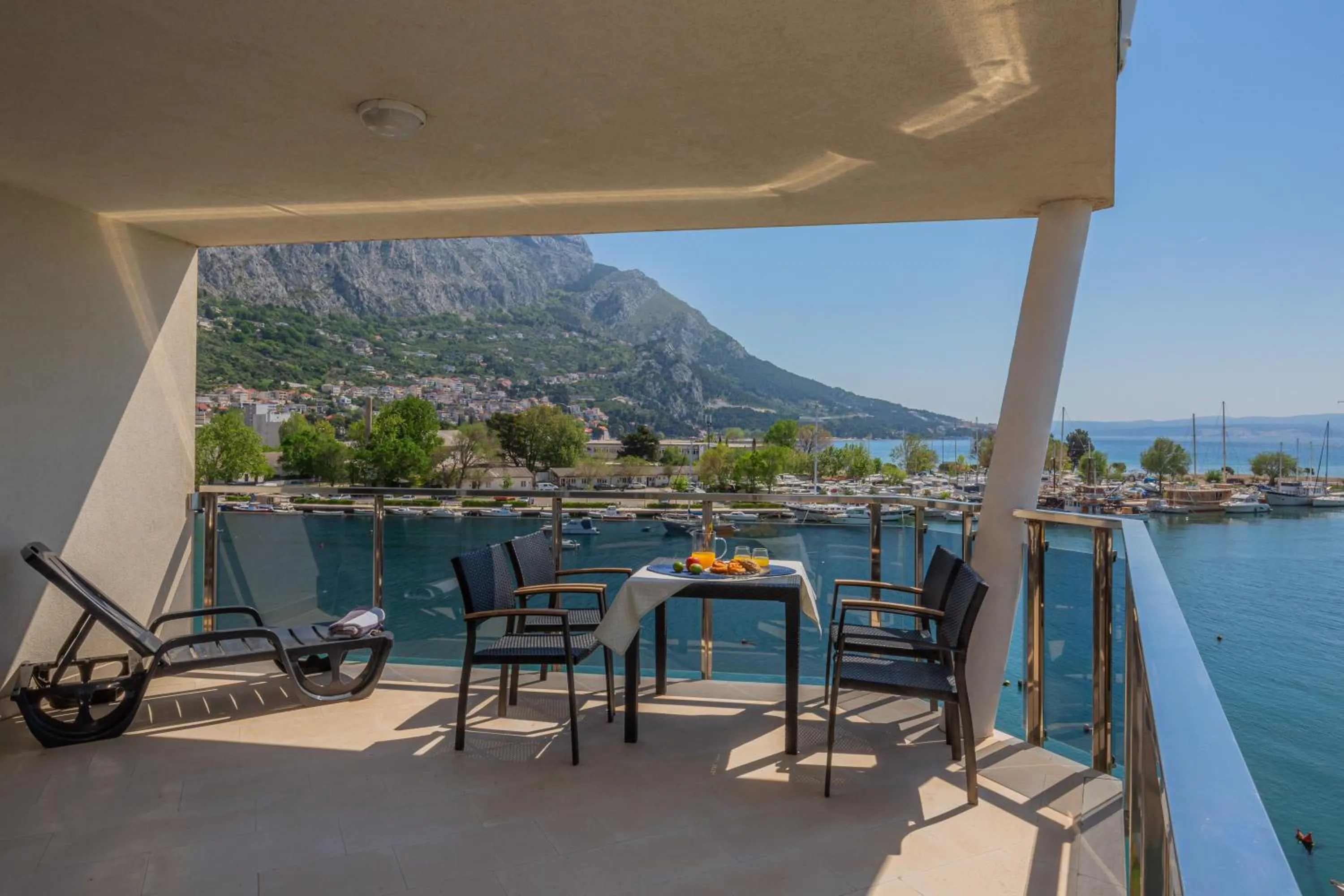 Balcony/Terrace in AP 4+2 in one of the most luxury building in Omis