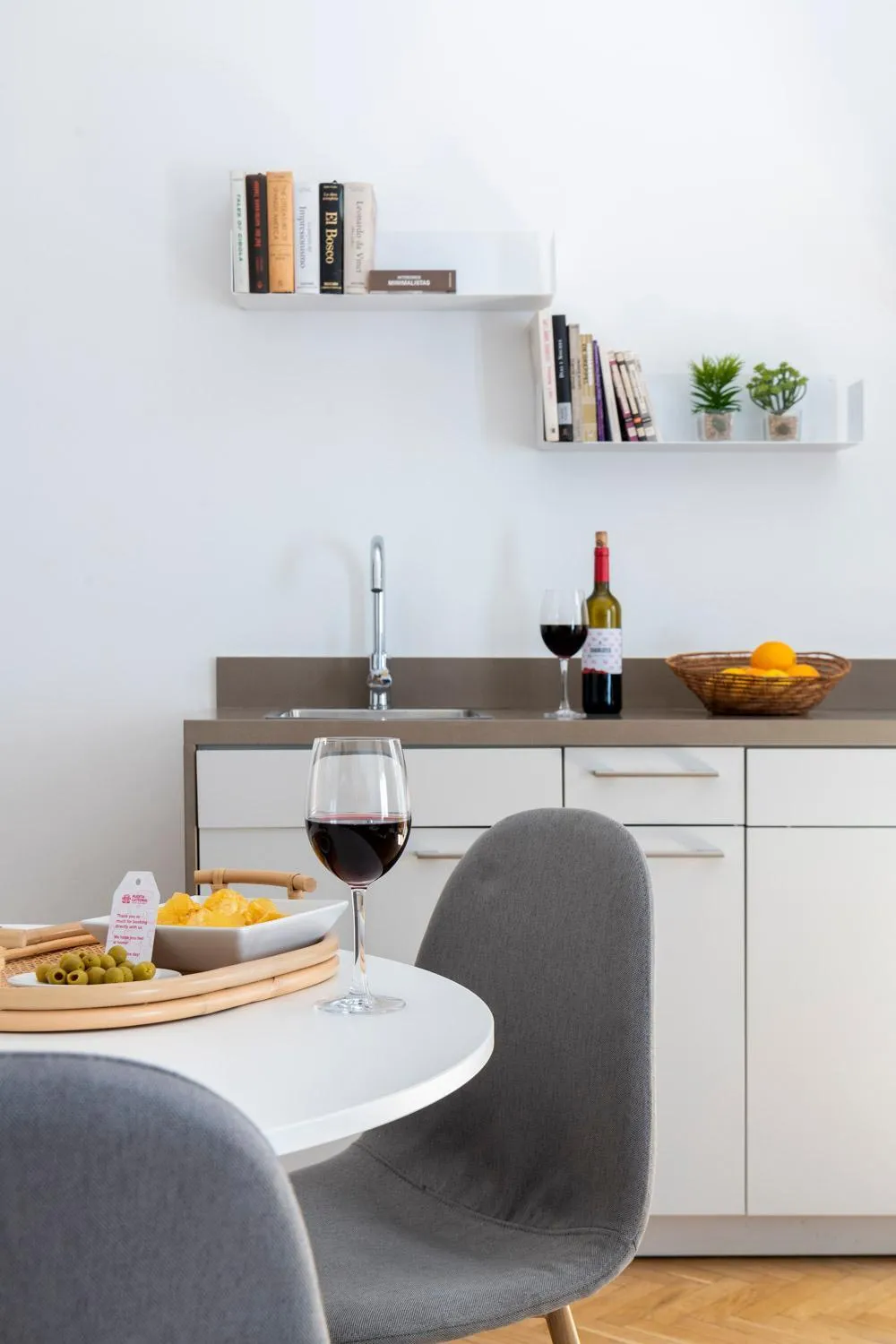 kitchen in Puerta Catedral Indias Lofts