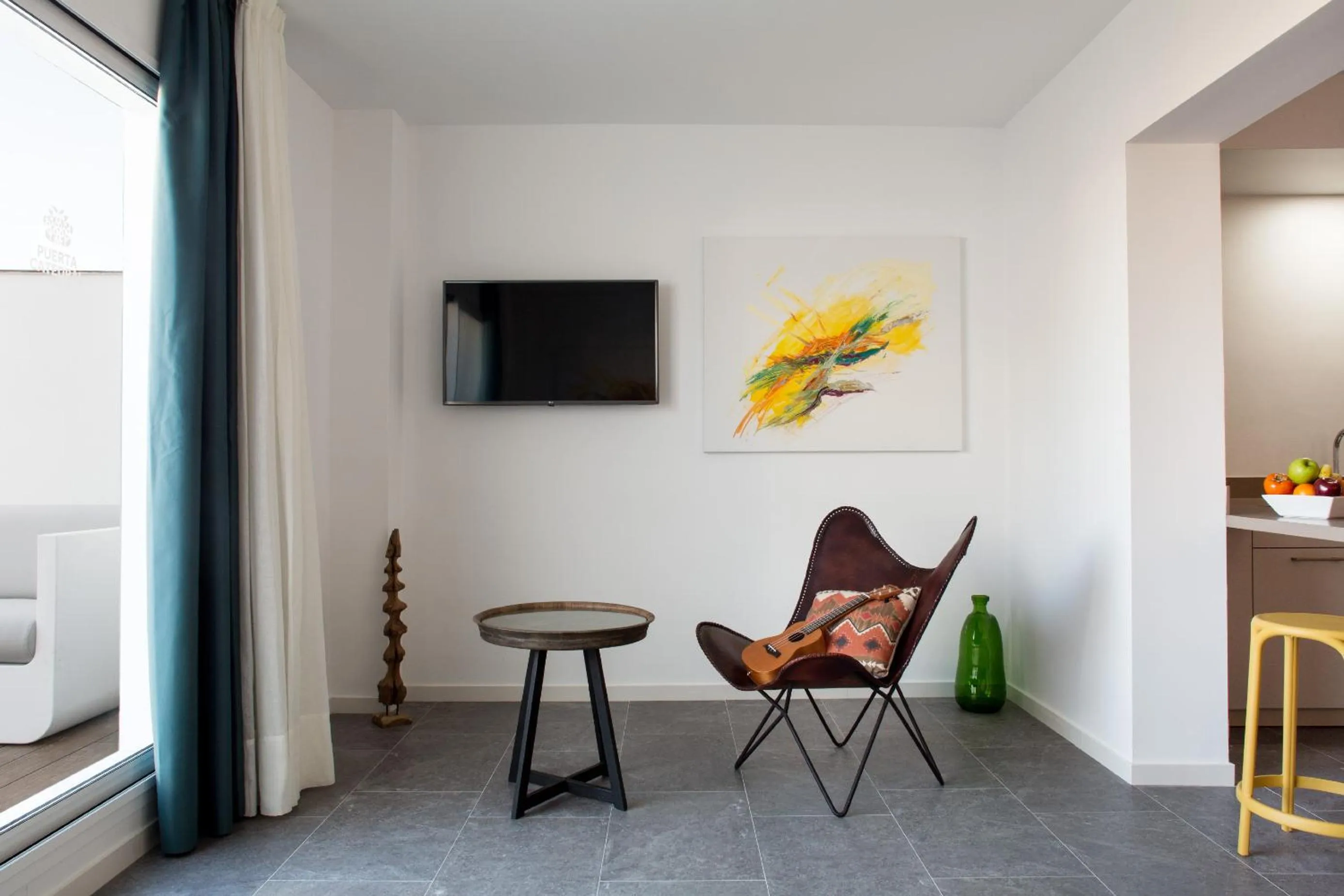 Photo of the whole room in Puerta Catedral Indias Lofts