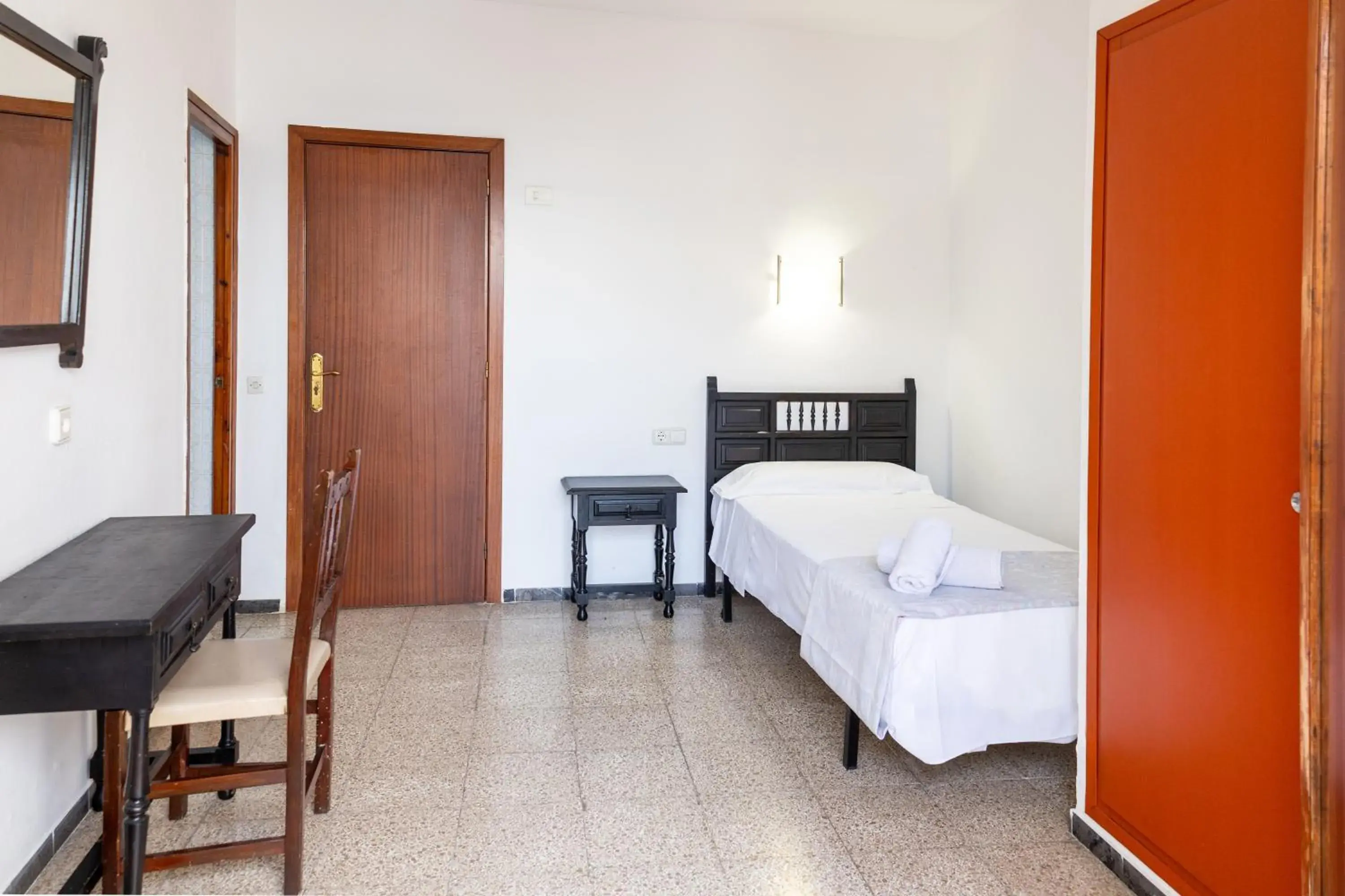 Single Room in Clipper Affiliated by FERGUS "Youth Recommended" Single Room in Clipper Affiliated by FERGUS "Youth Recommended"