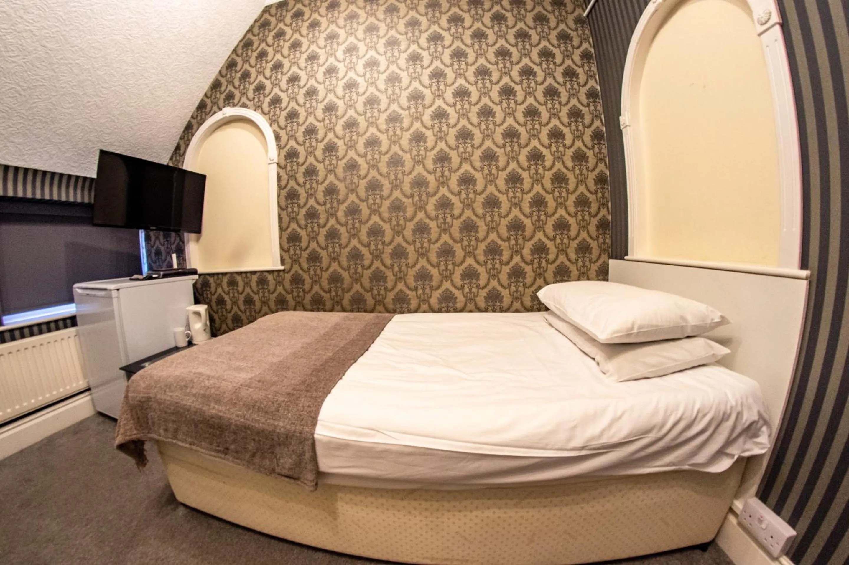 Bedroom, Bed in Quayside Hotel & Bar