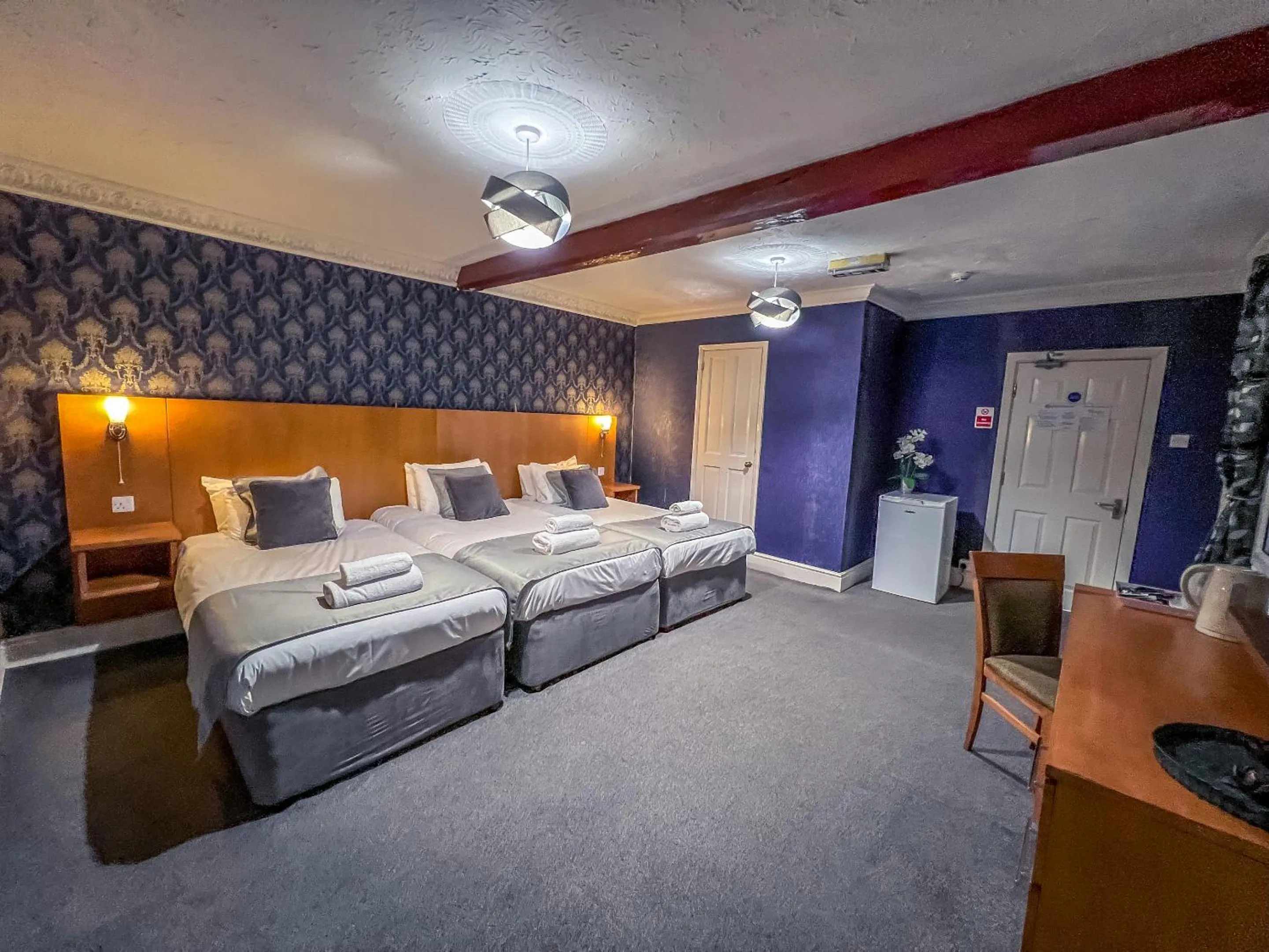 Bedroom, Bed in Quayside Hotel & Bar