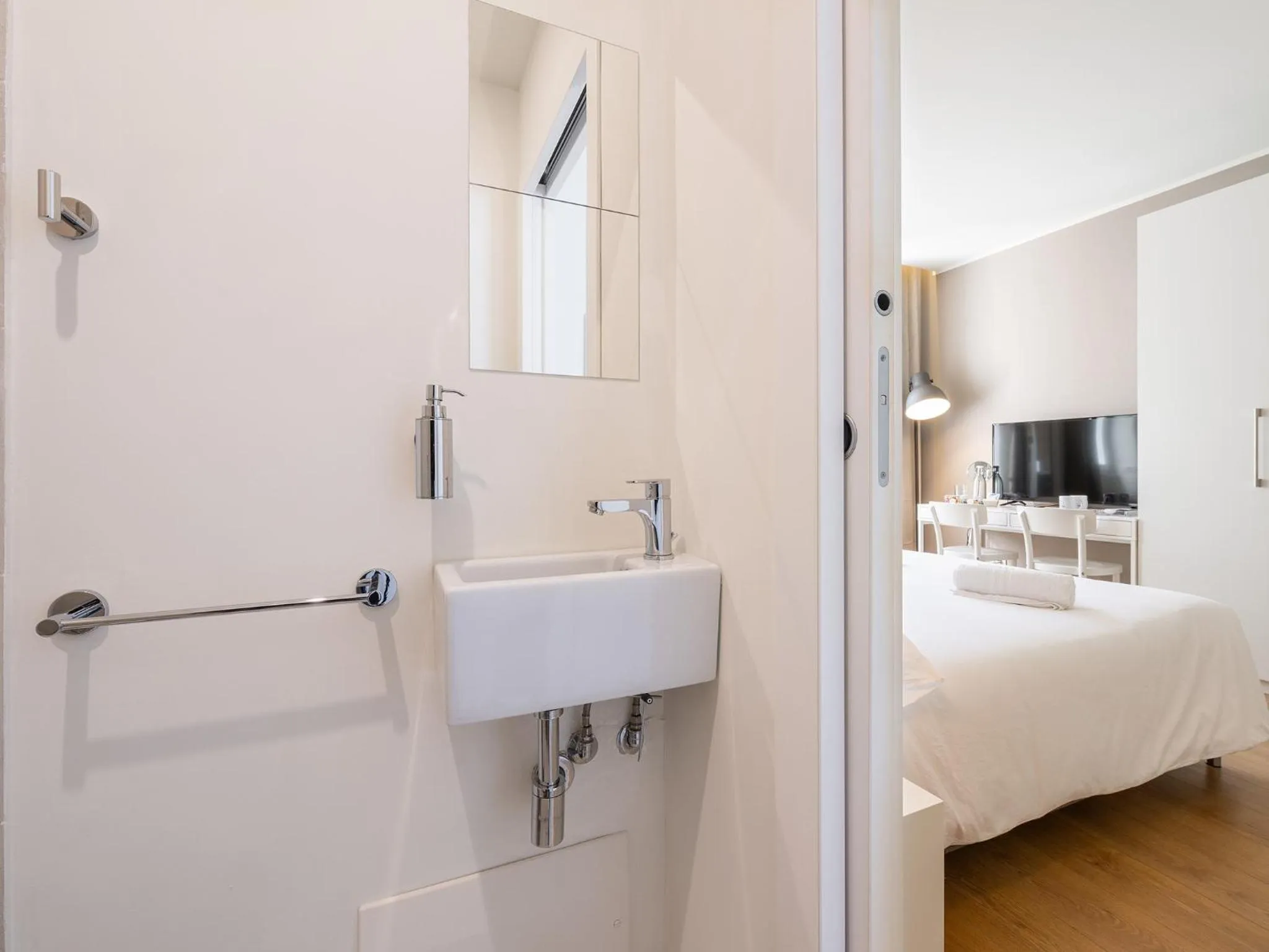 Bathroom, Bed in Dome