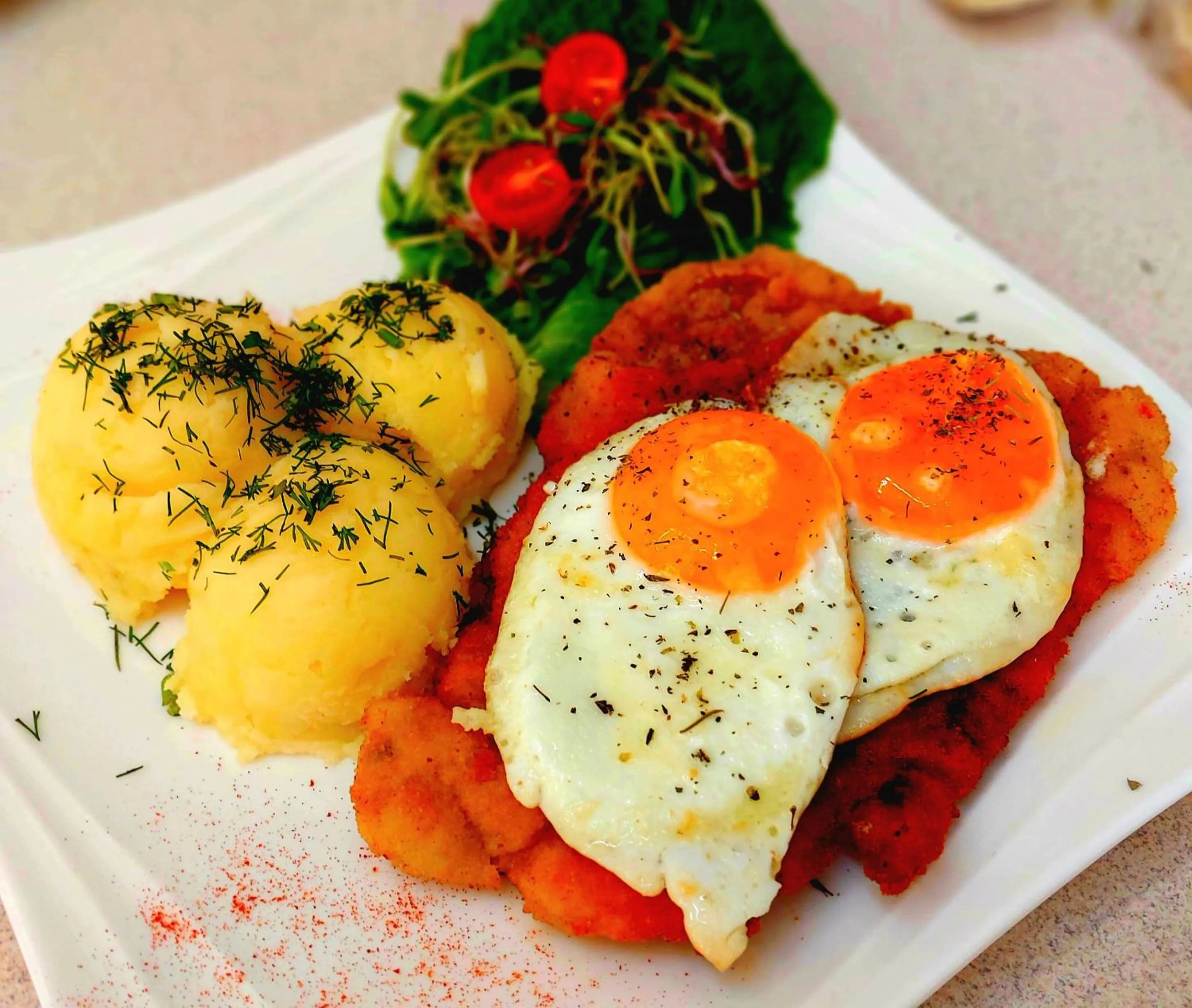 Restaurant/places to eat in Hotel Pałacyk