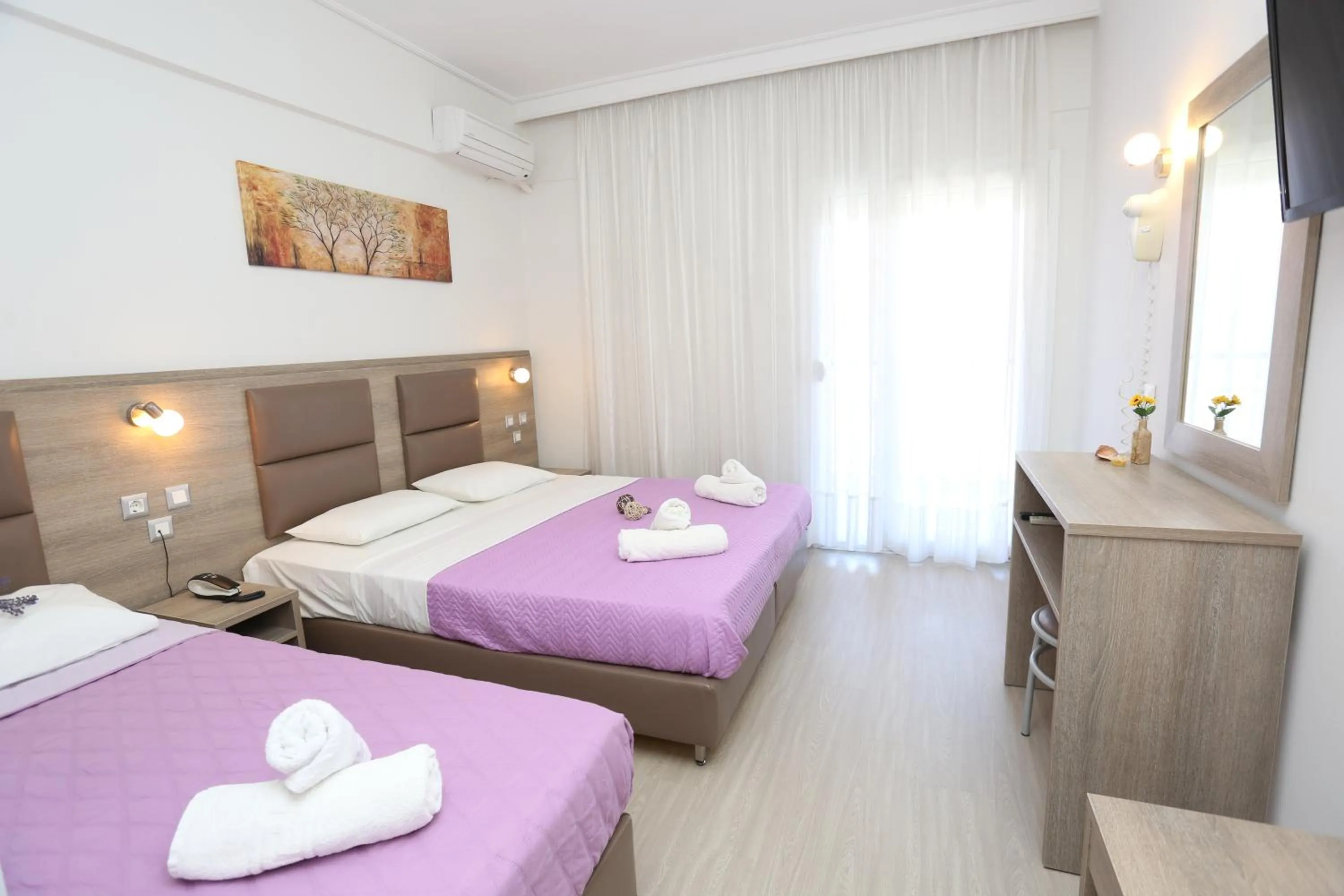 Bedroom, Bed in Sun Hotel