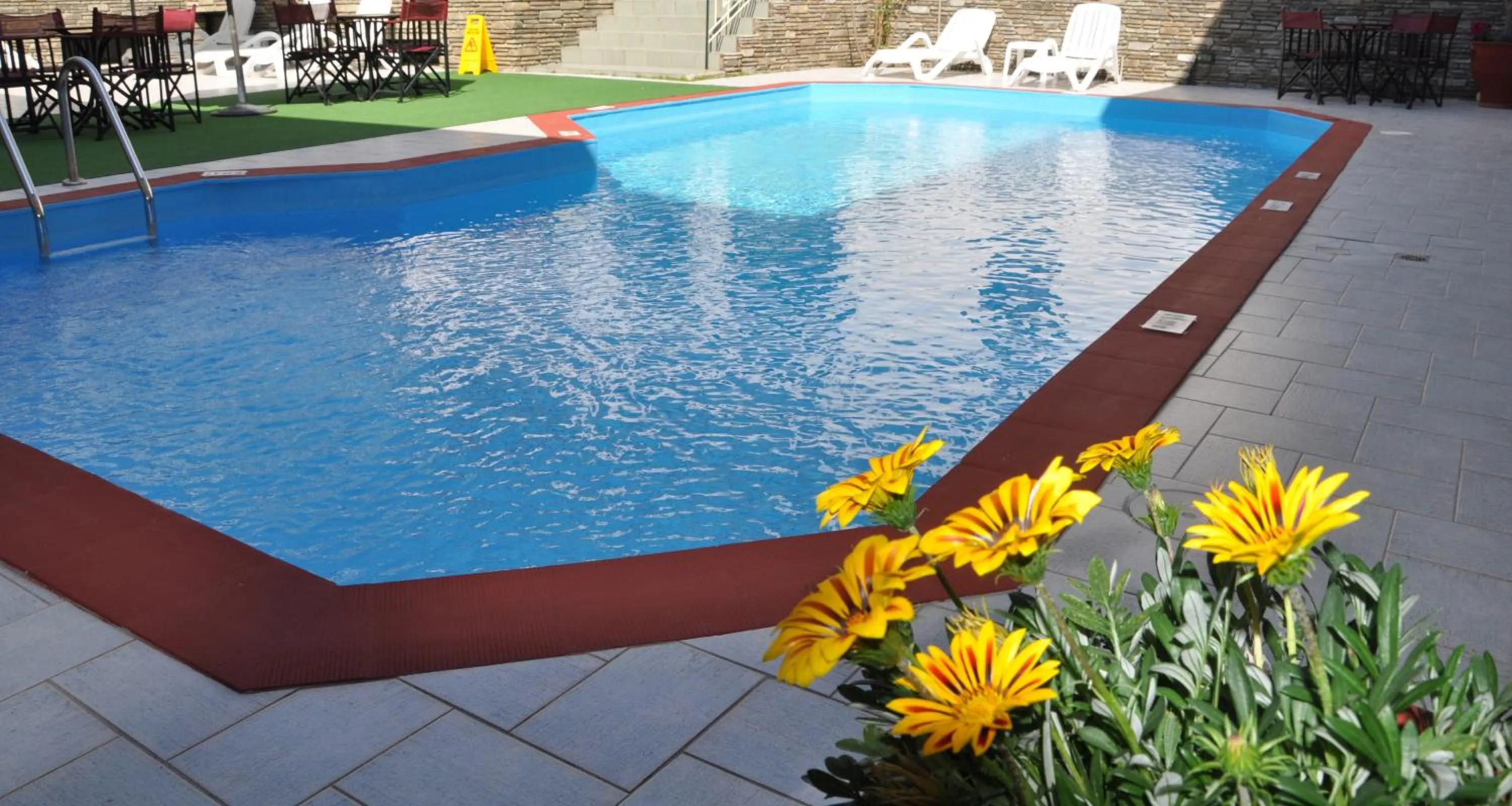 Swimming pool in Sun Hotel