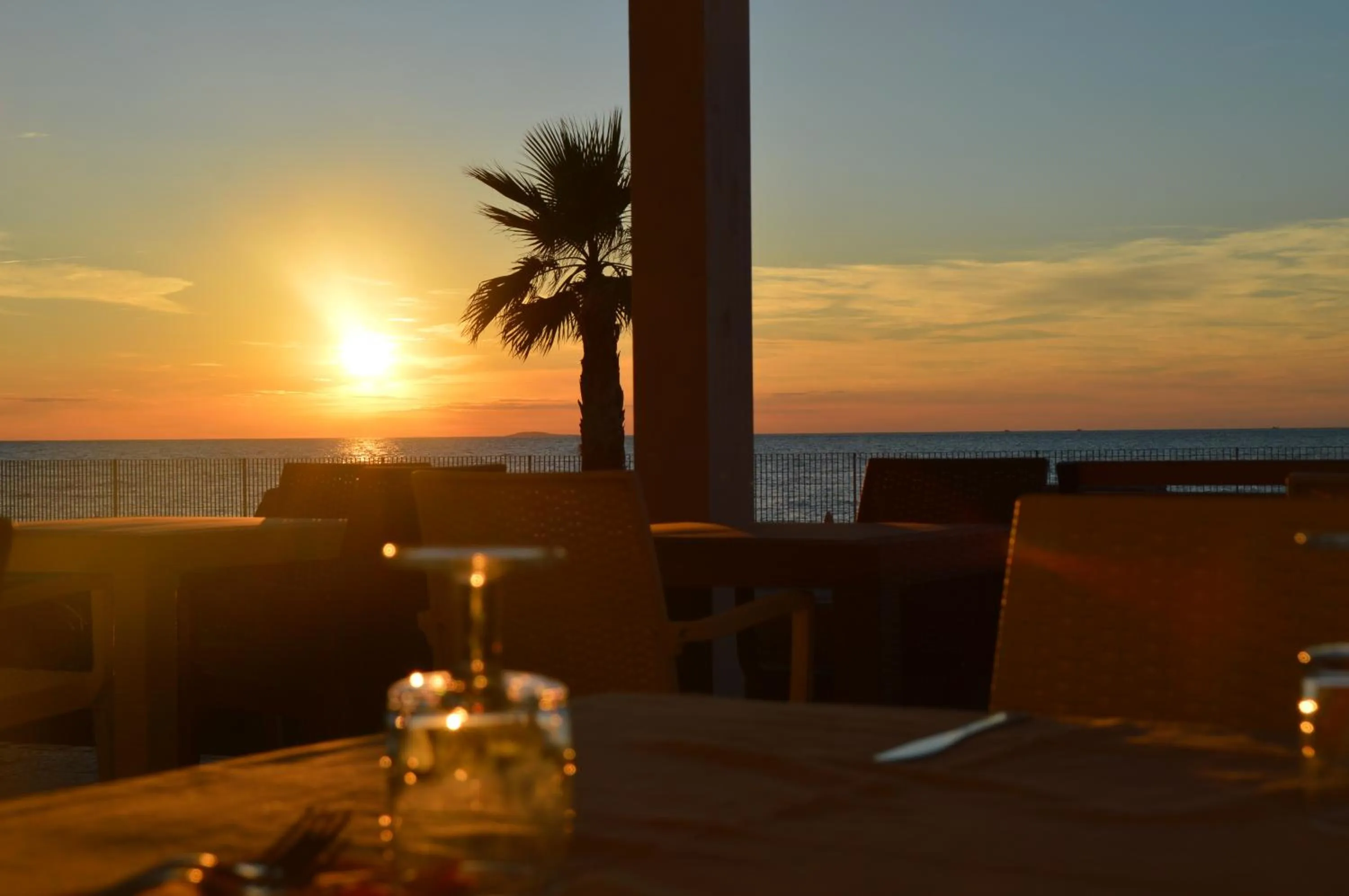 Restaurant/Places to Eat in Vela Club Hotel