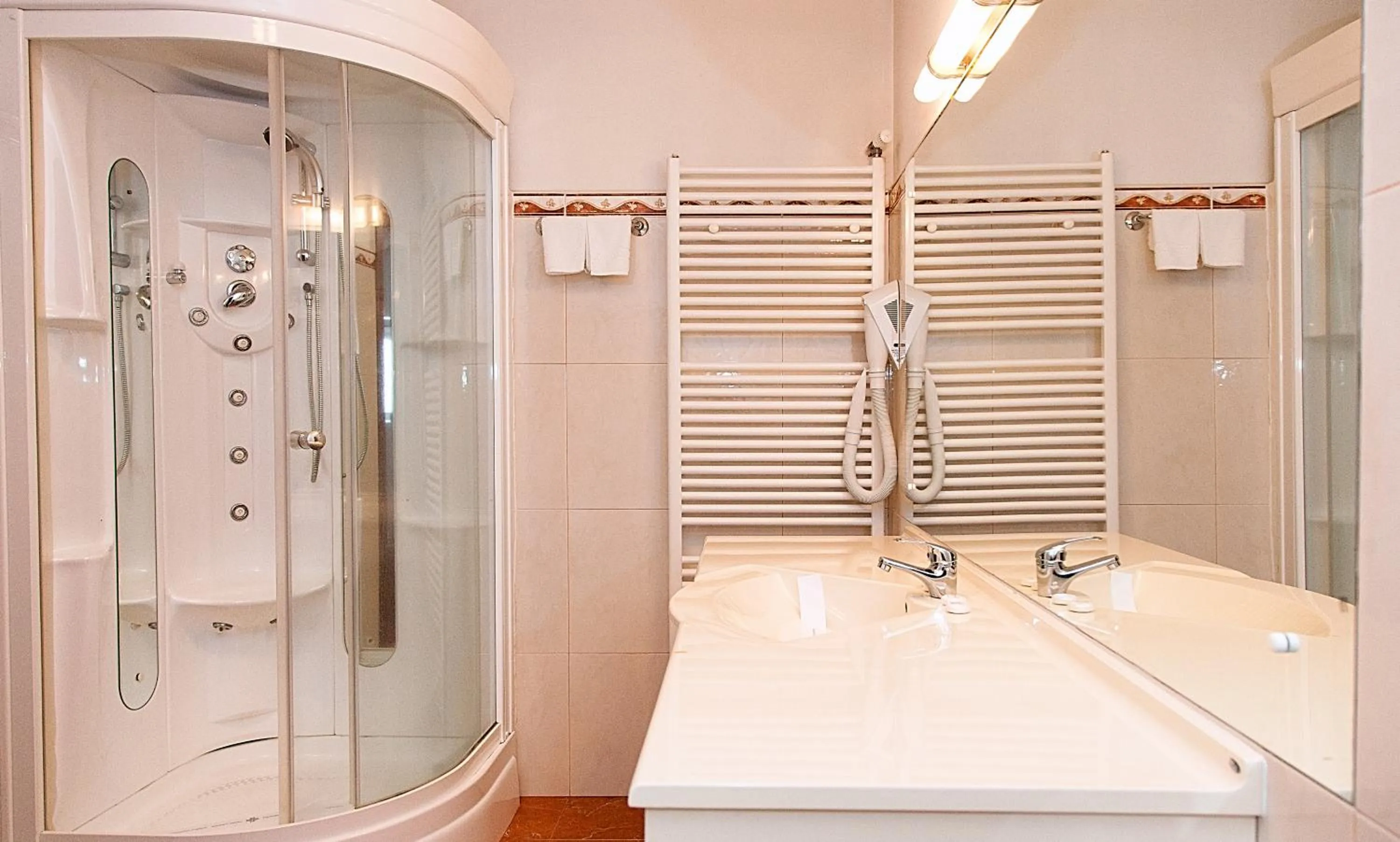 Bathroom in Hotel Rusu