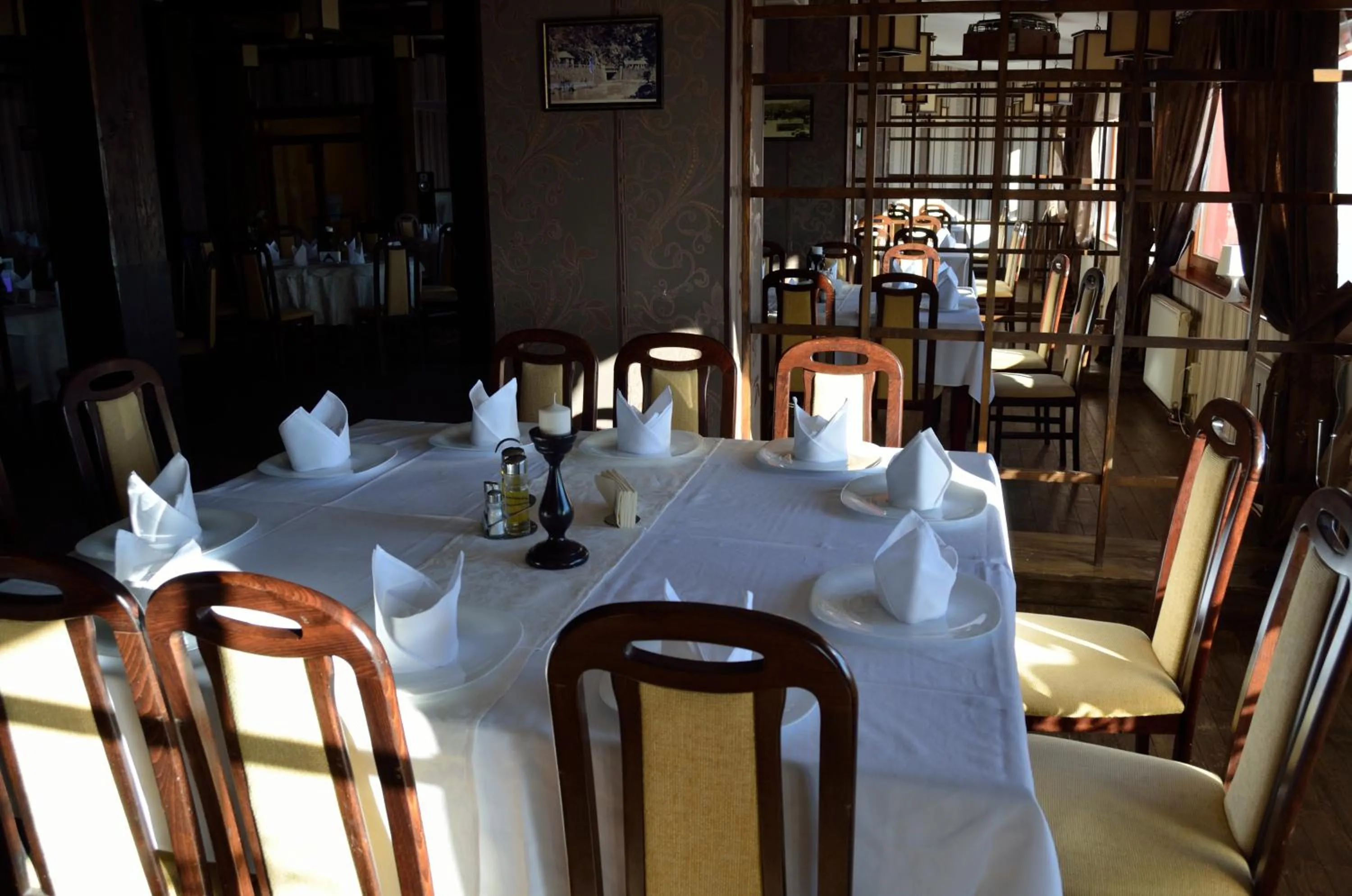 Restaurant/places to eat in Hotel Rusu