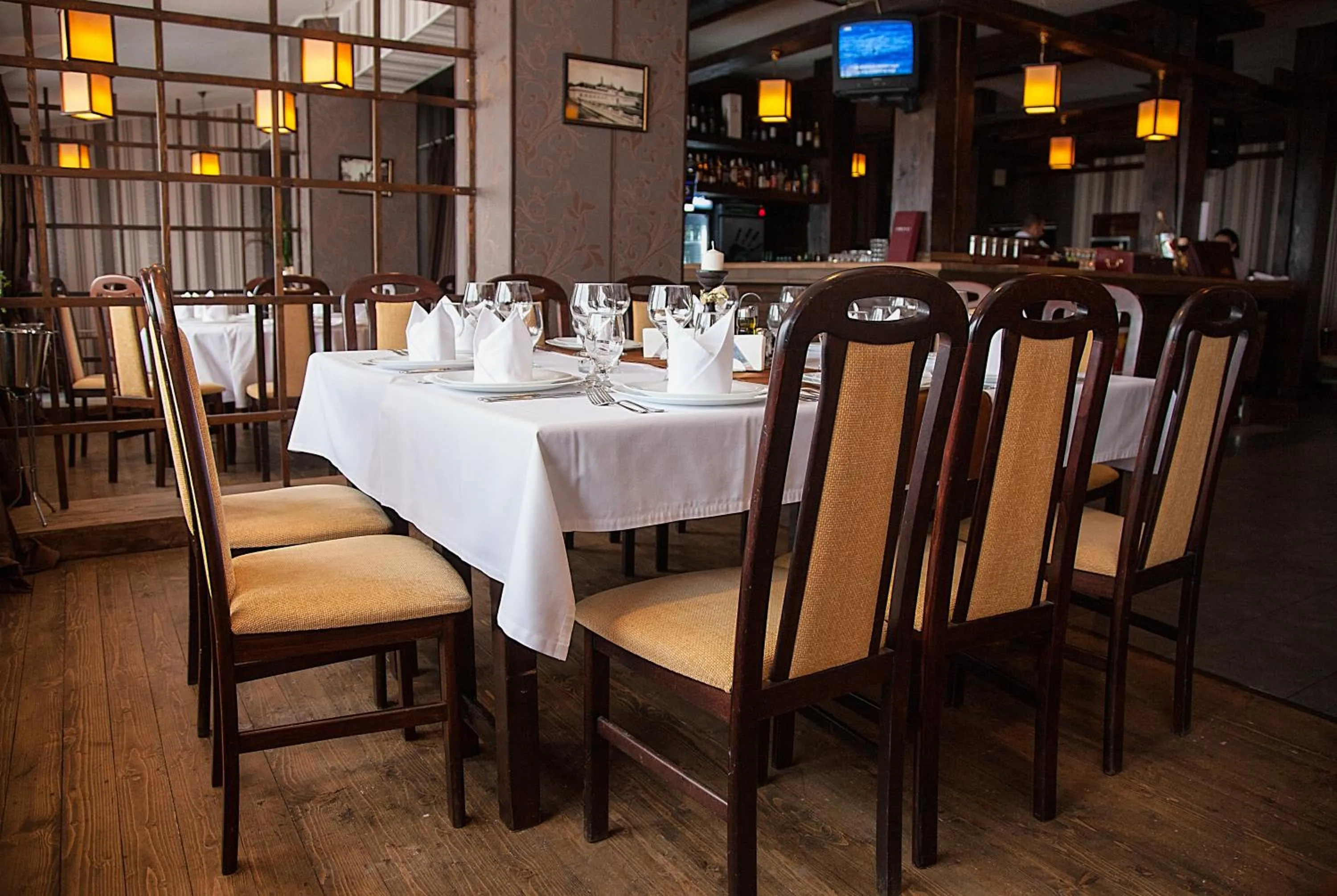 Restaurant/places to eat in Hotel Rusu