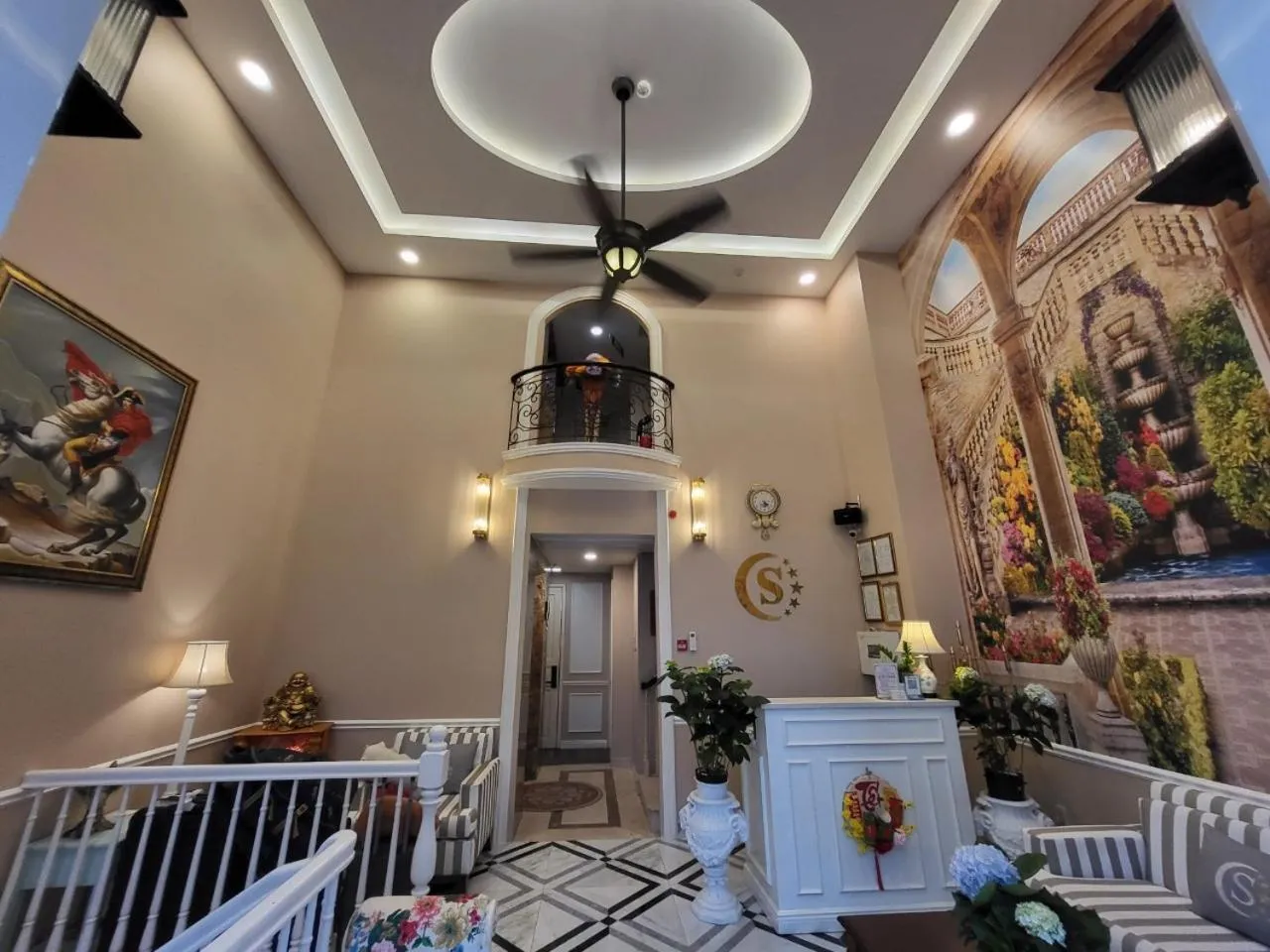 Saigon By Night Luxury Hotel