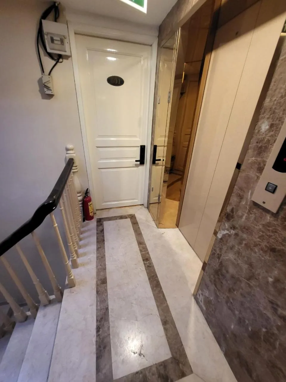 Saigon By Night Luxury Hotel