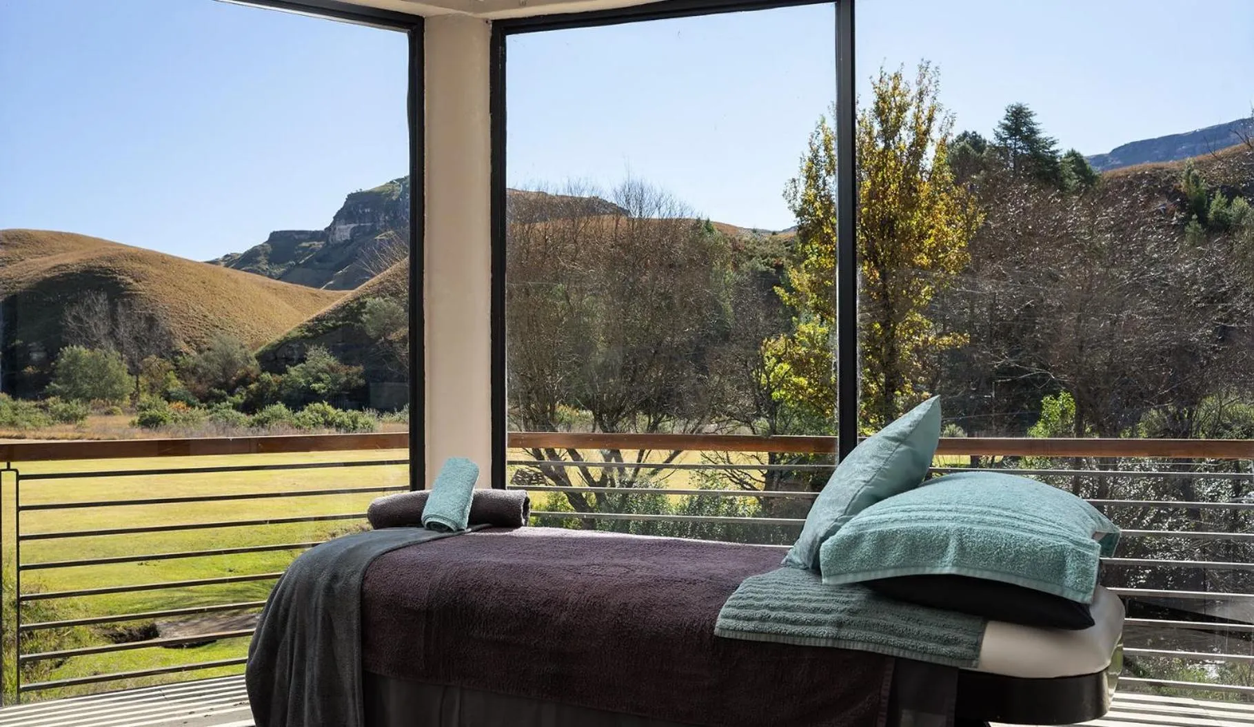 Day, Bed in Premier Resort Sani Pass