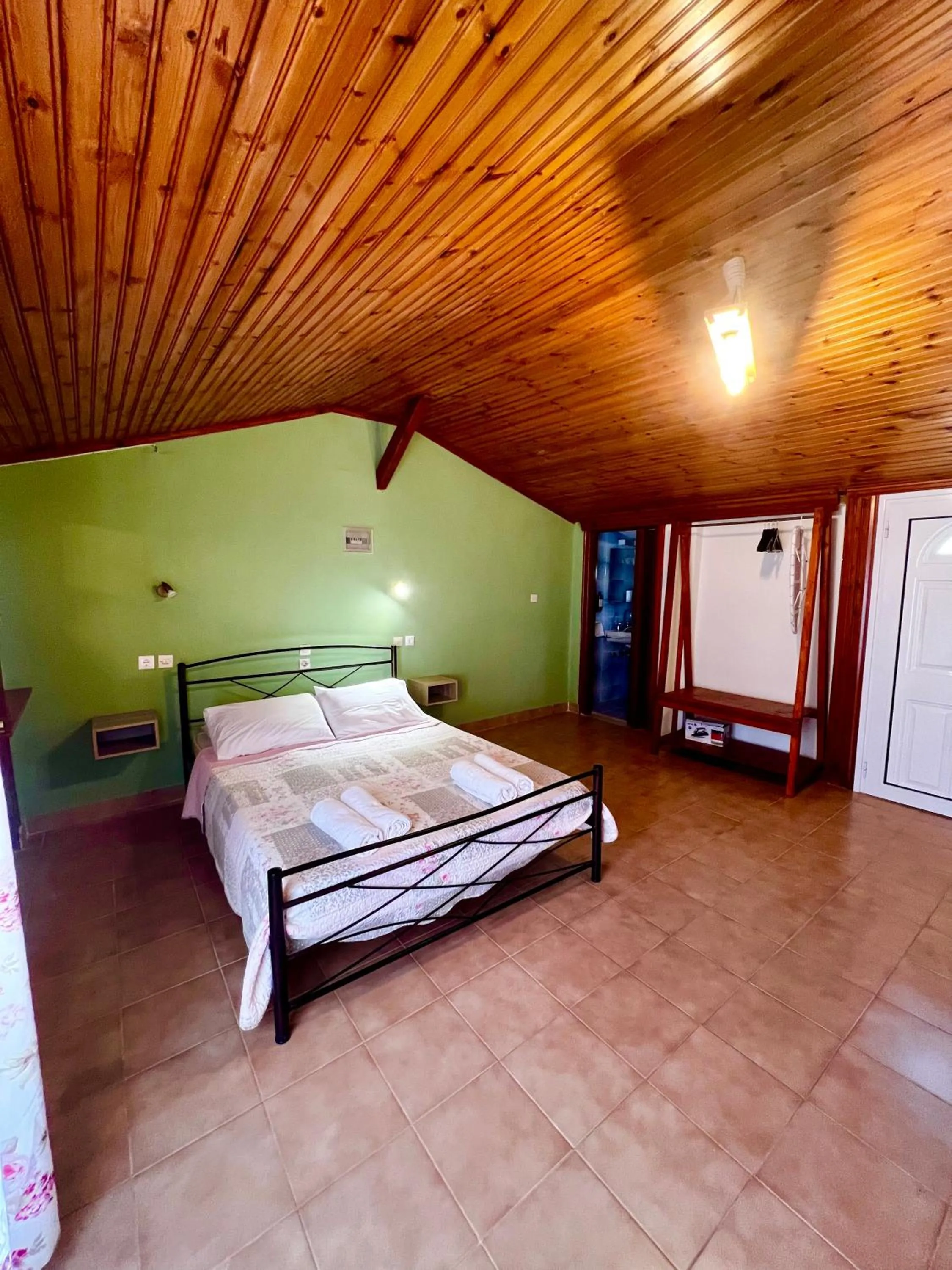 Bed in Ocean Front Studios 77