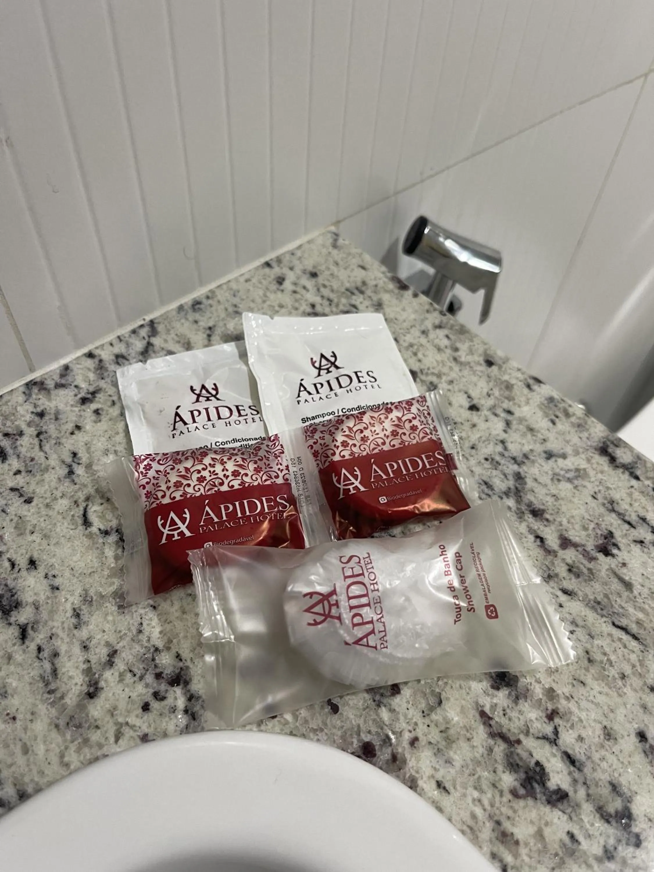 Bathroom in Apides Palace Hotel Ltda