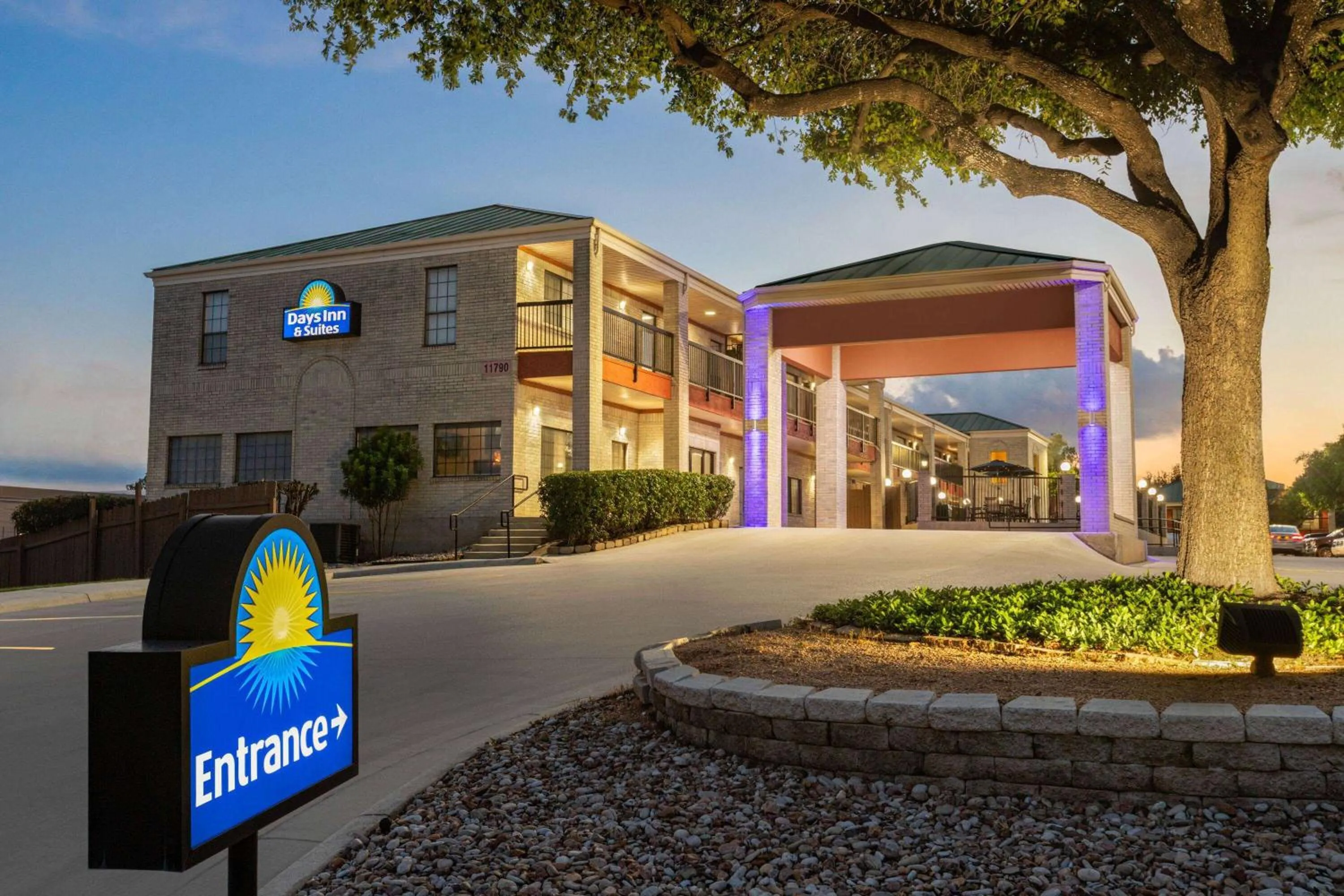 Property building in Days Inn by Wyndham San Antonio Near Fiesta Park