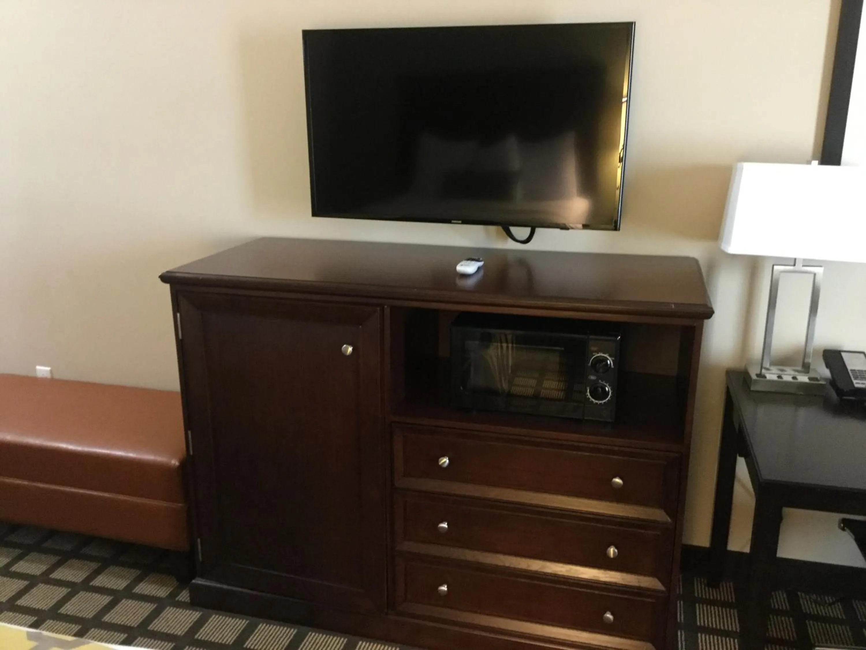 TV and multimedia in Baymont by Wyndham Page Lake Powell