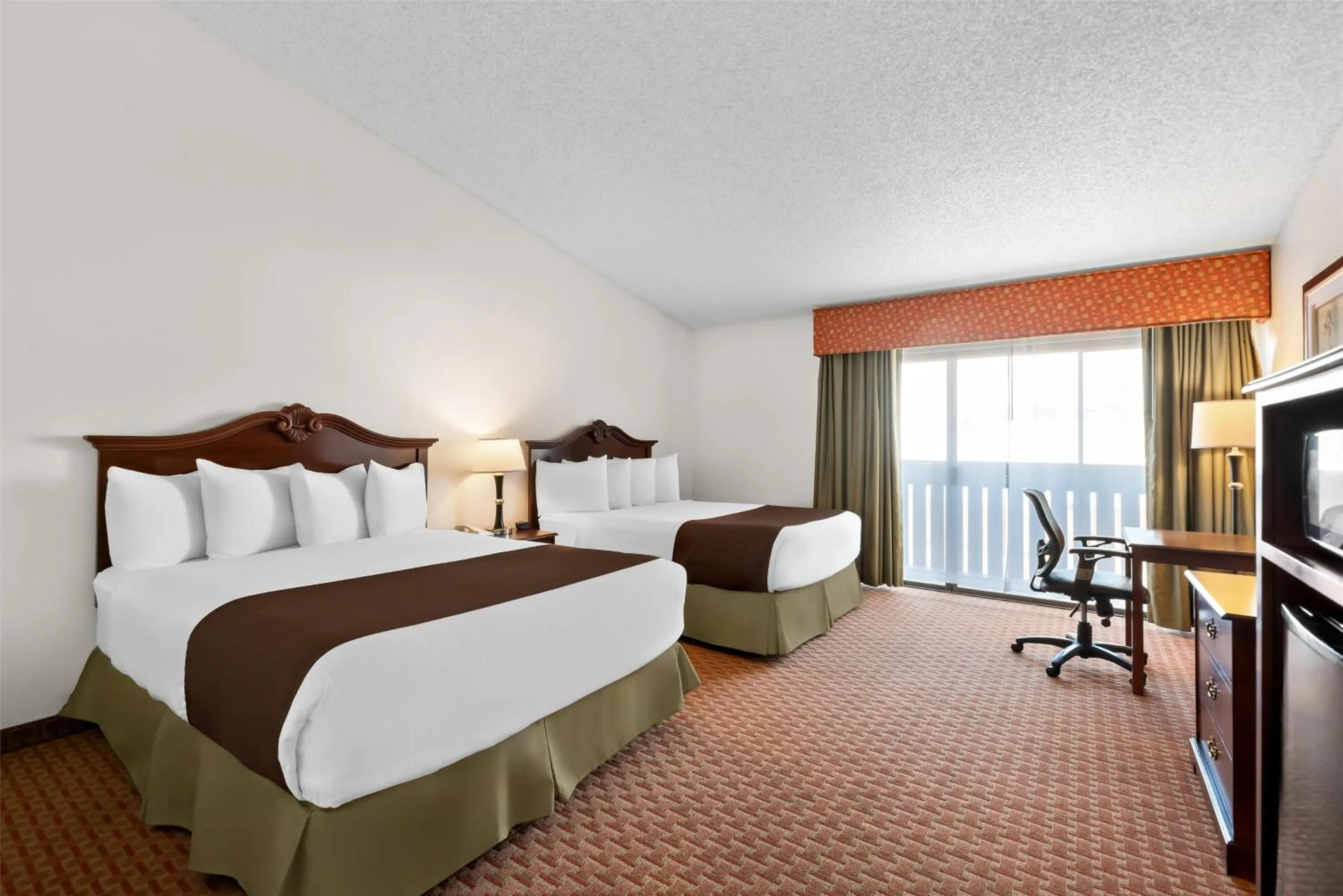 Bedroom, Bed in Best Western Chieftain Inn