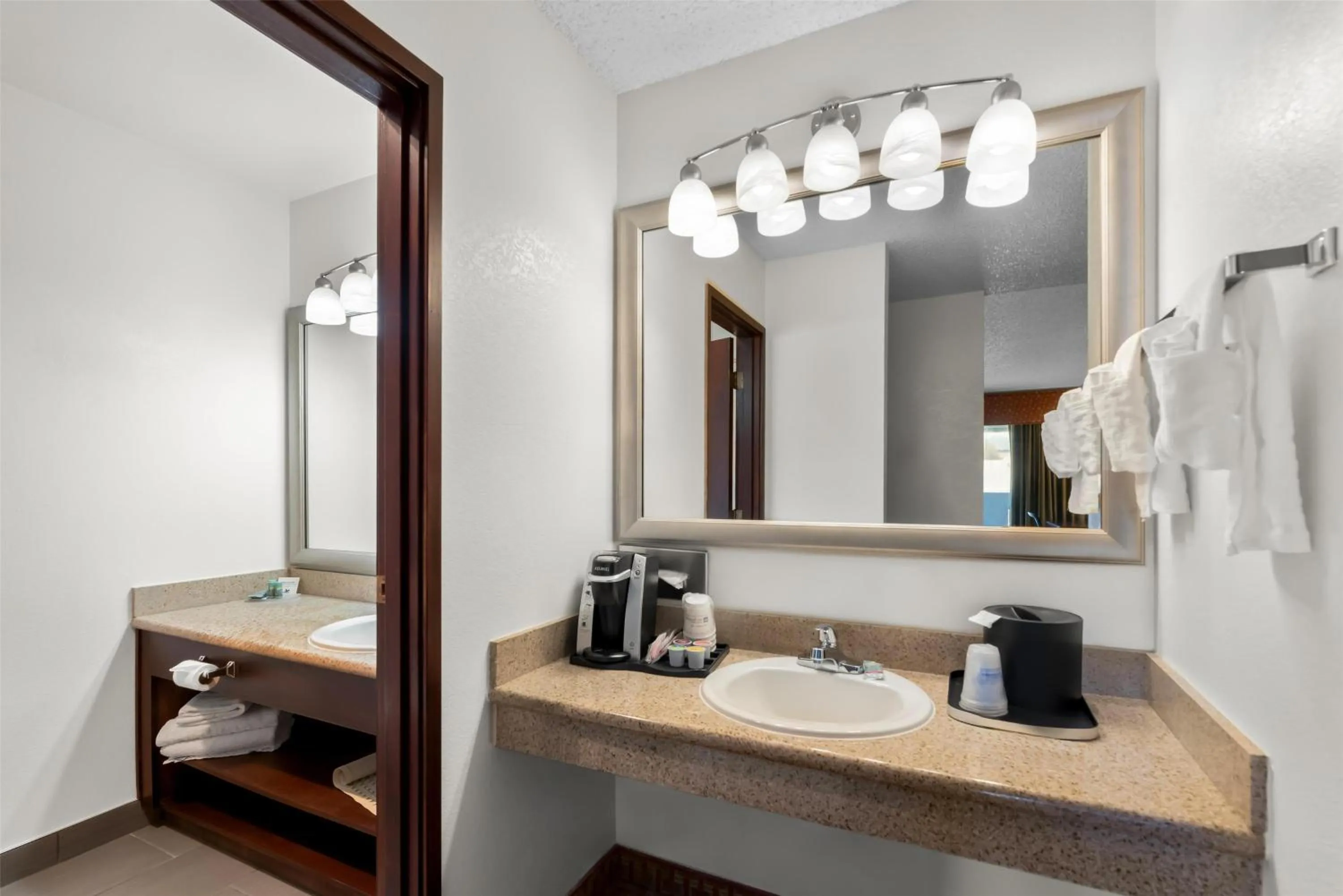 Bedroom in Best Western Chieftain Inn