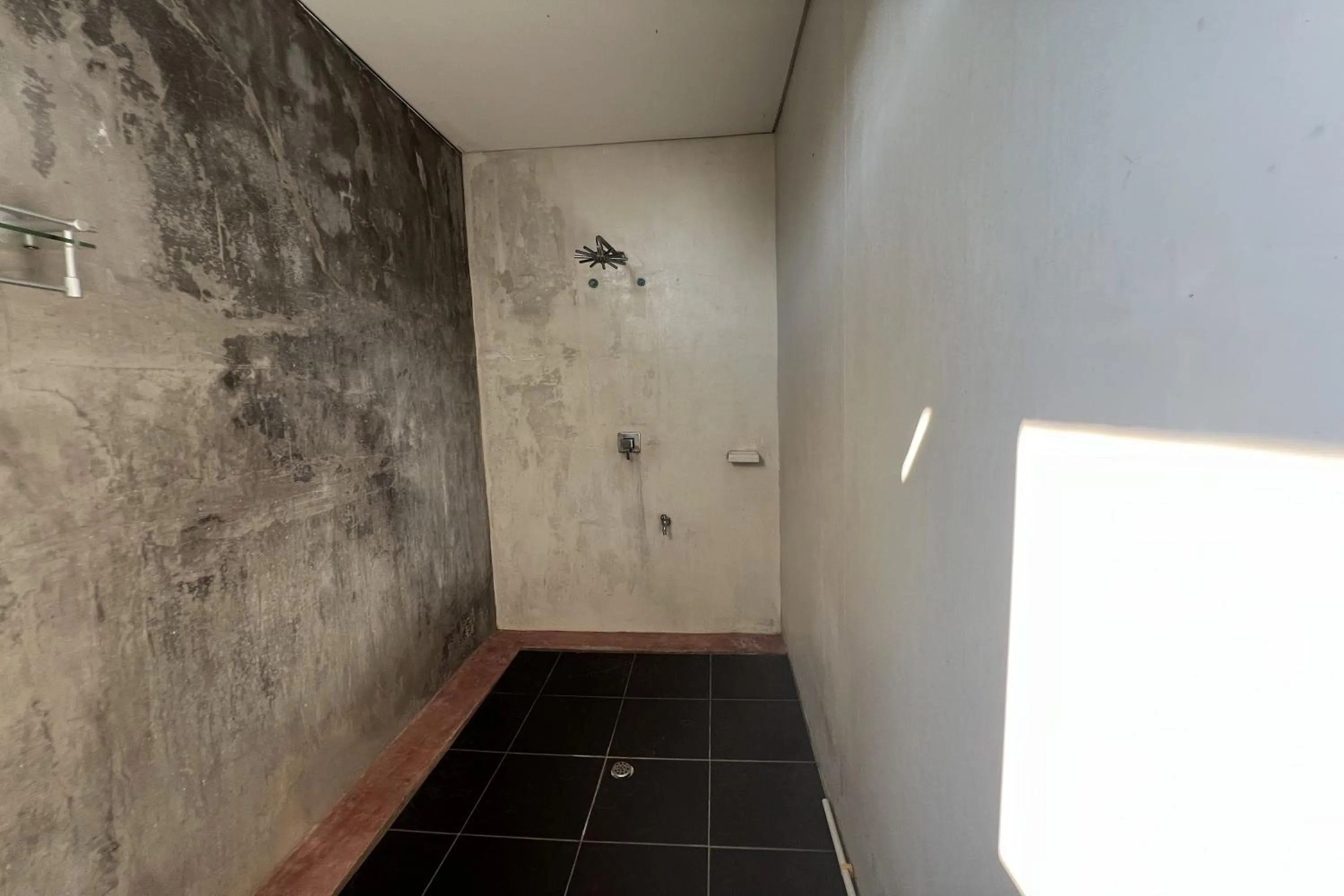 Shower in Eurna Resort Hotel