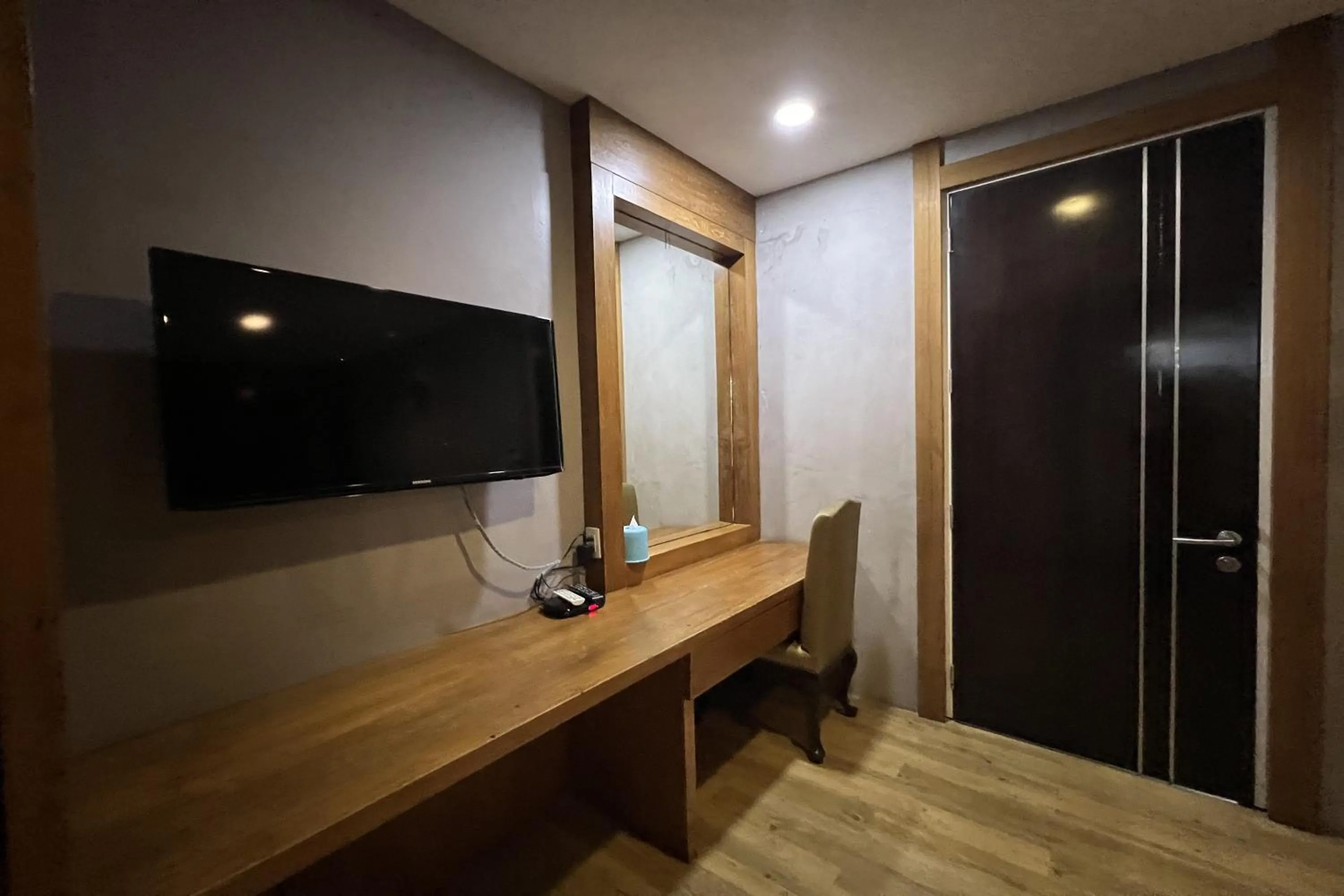 TV and multimedia in Eurna Resort Hotel